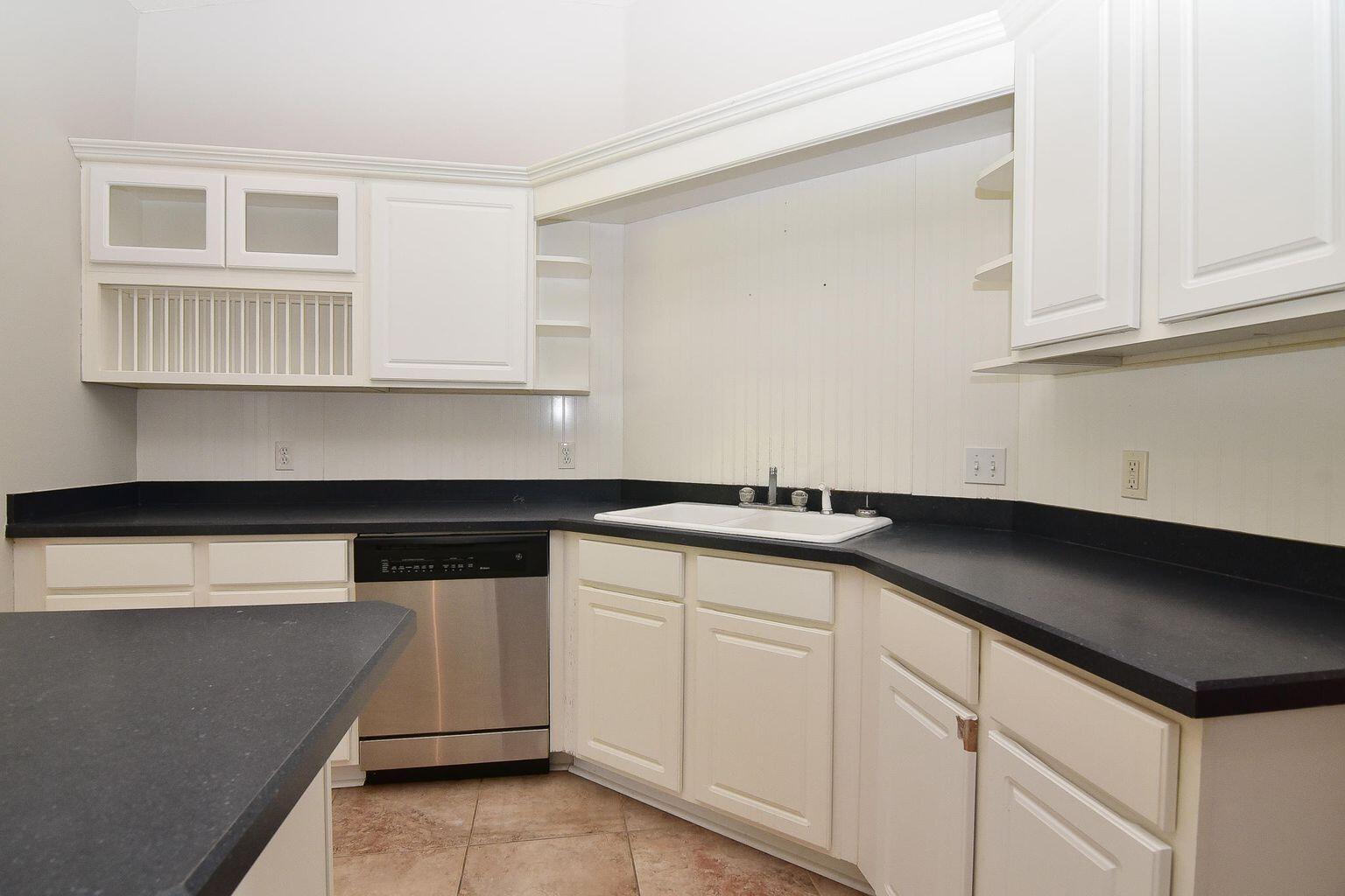 COUNTRYVIEW ESTATES 10TH ADDN - Residential