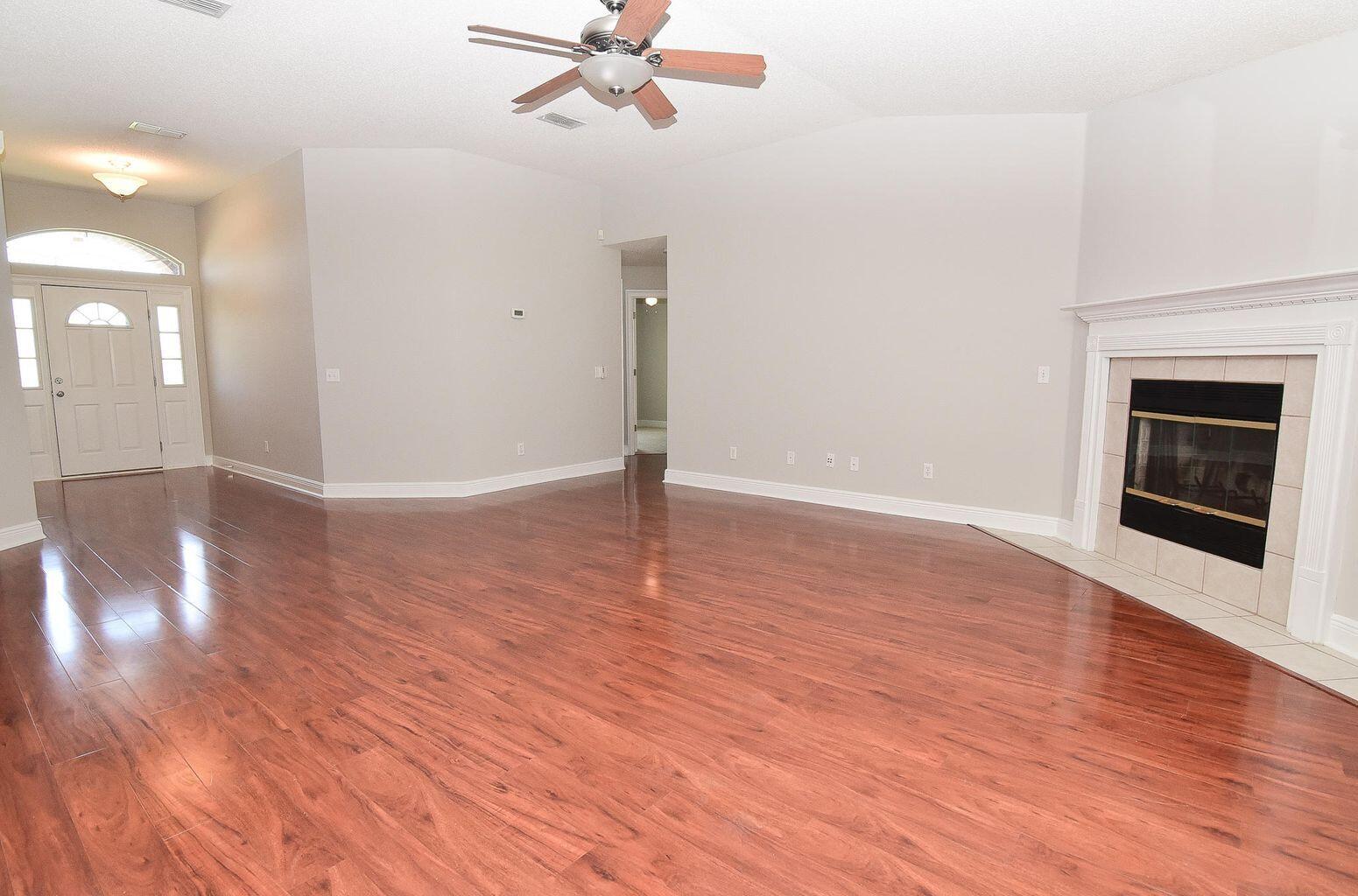 COUNTRYVIEW ESTATES 10TH ADDN - Residential