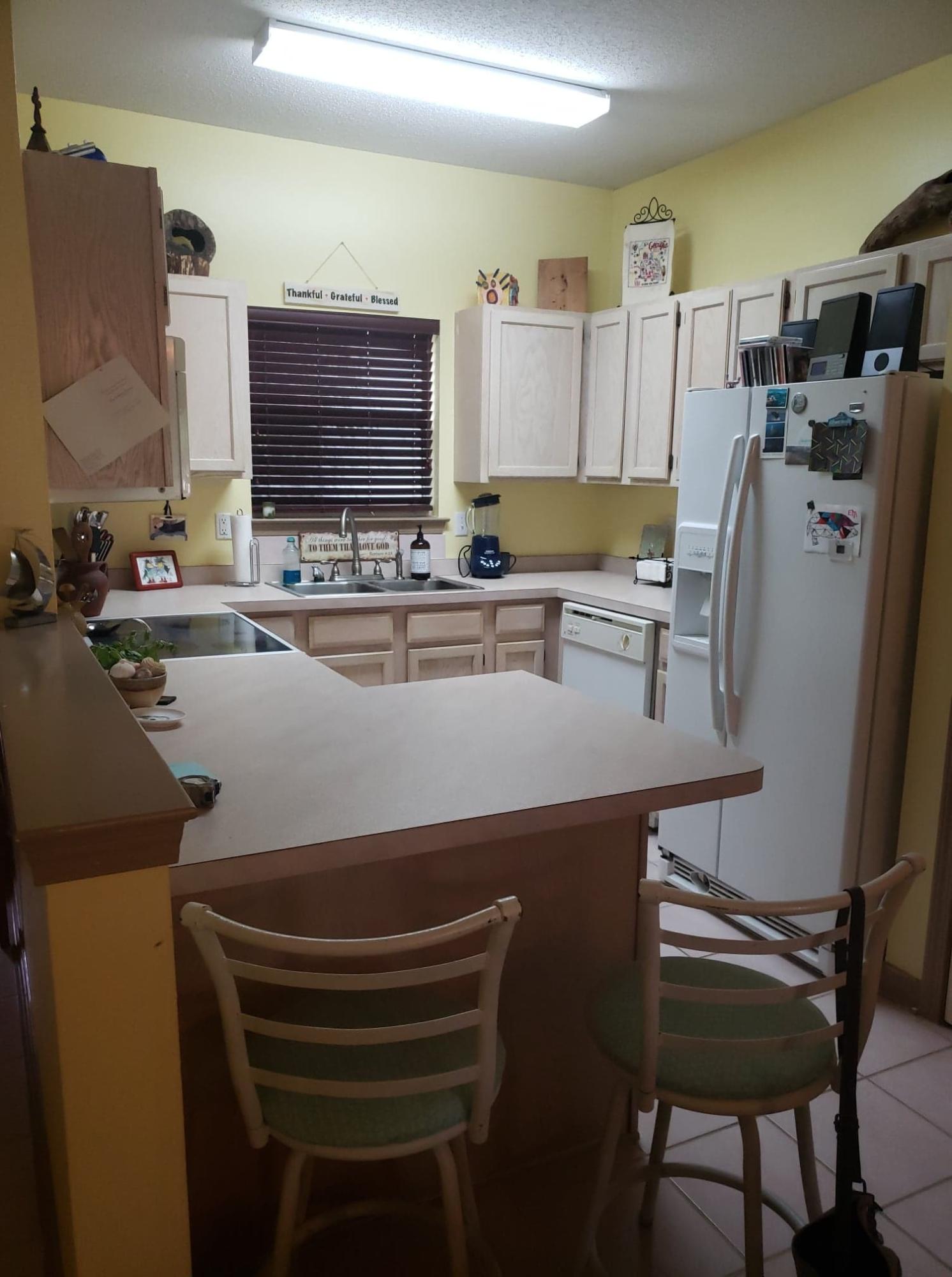 HIDDEN BAY VILLAGE - Residential