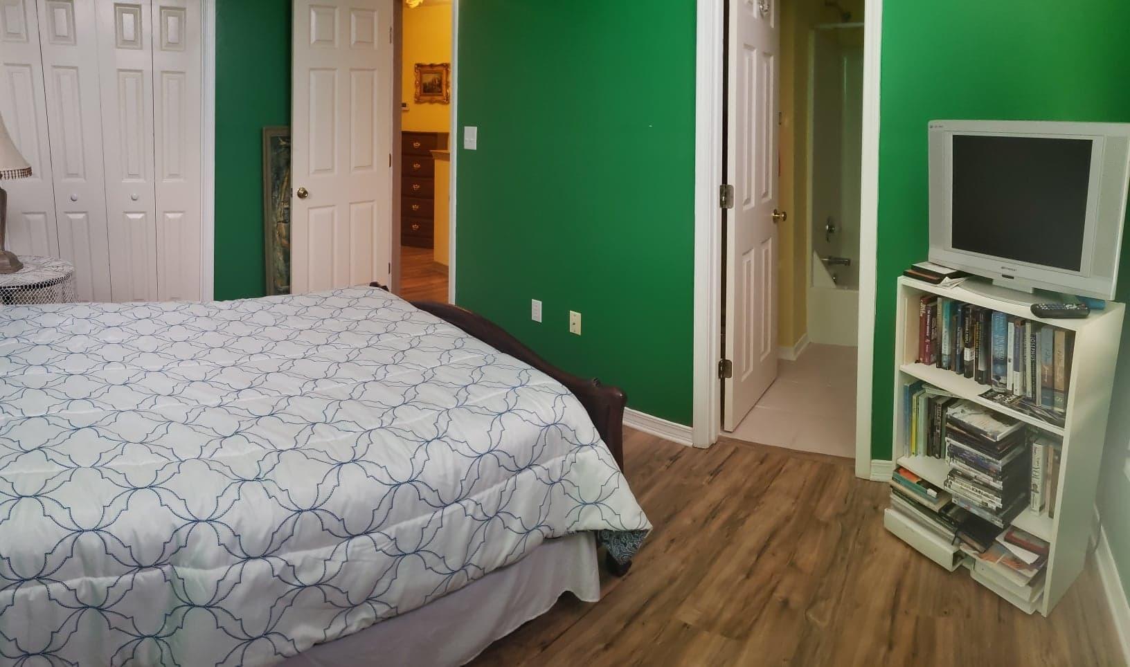 HIDDEN BAY VILLAGE - Residential