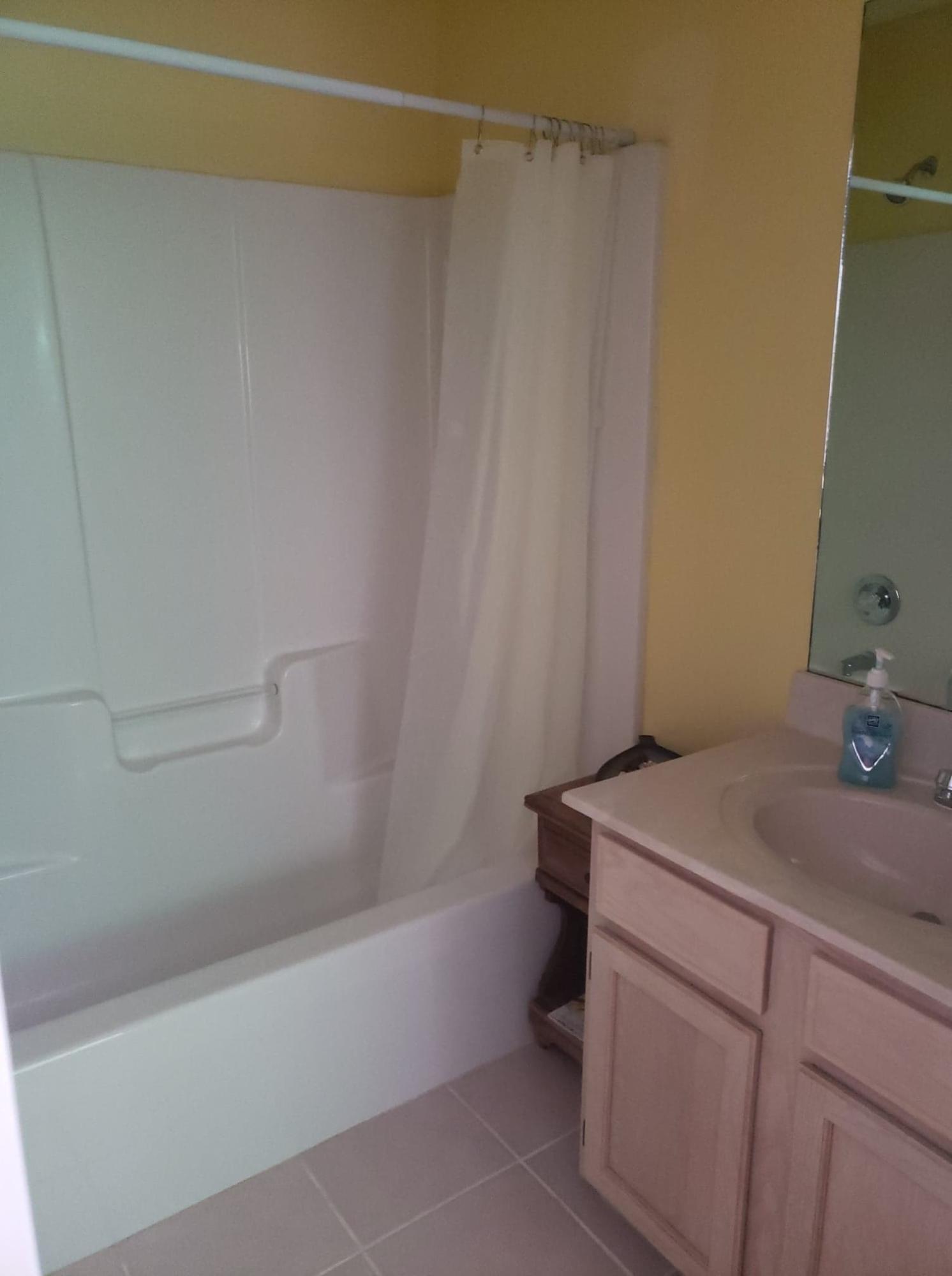 HIDDEN BAY VILLAGE - Residential