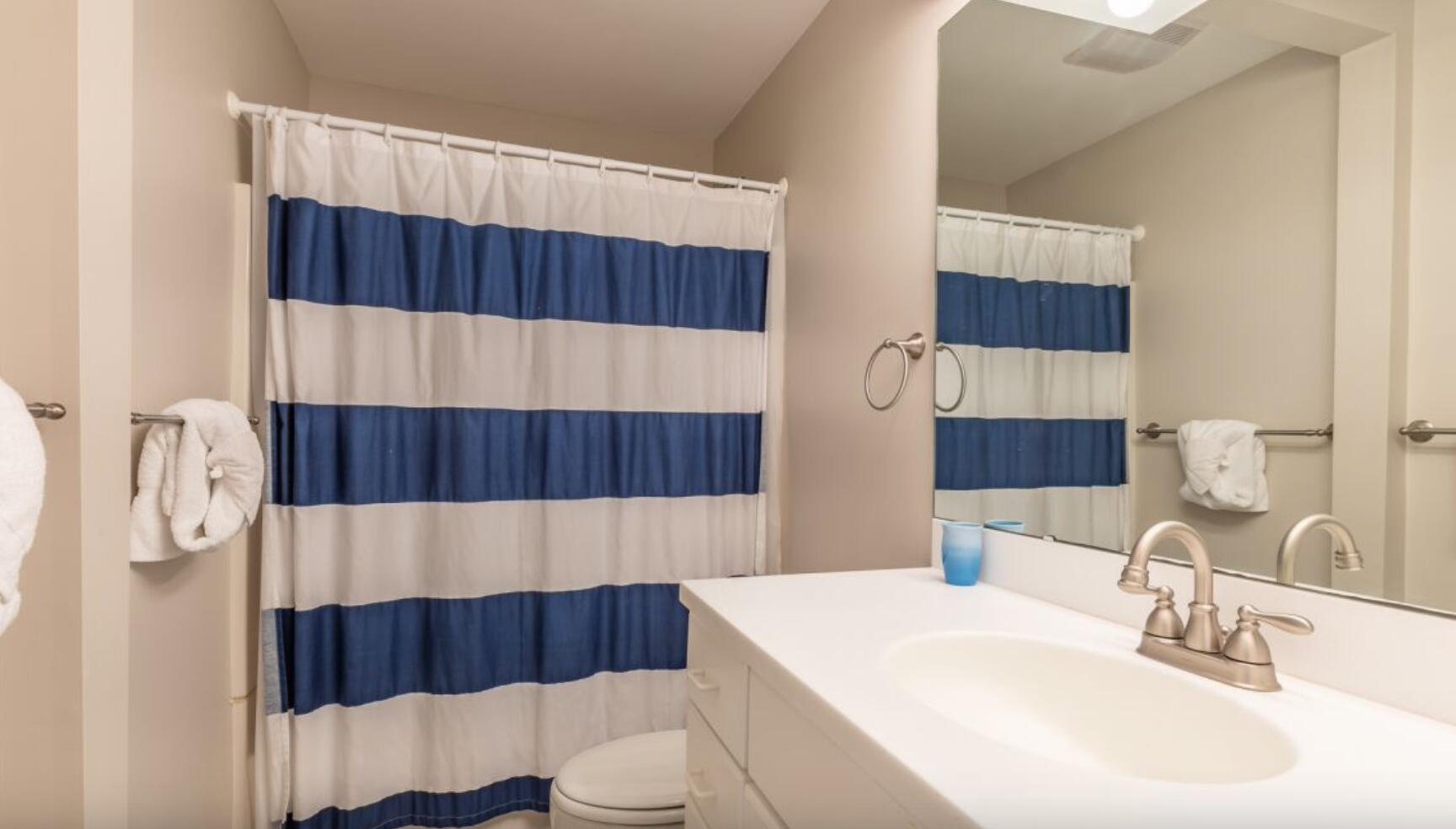 HARBOUR POINT CONDO - Residential