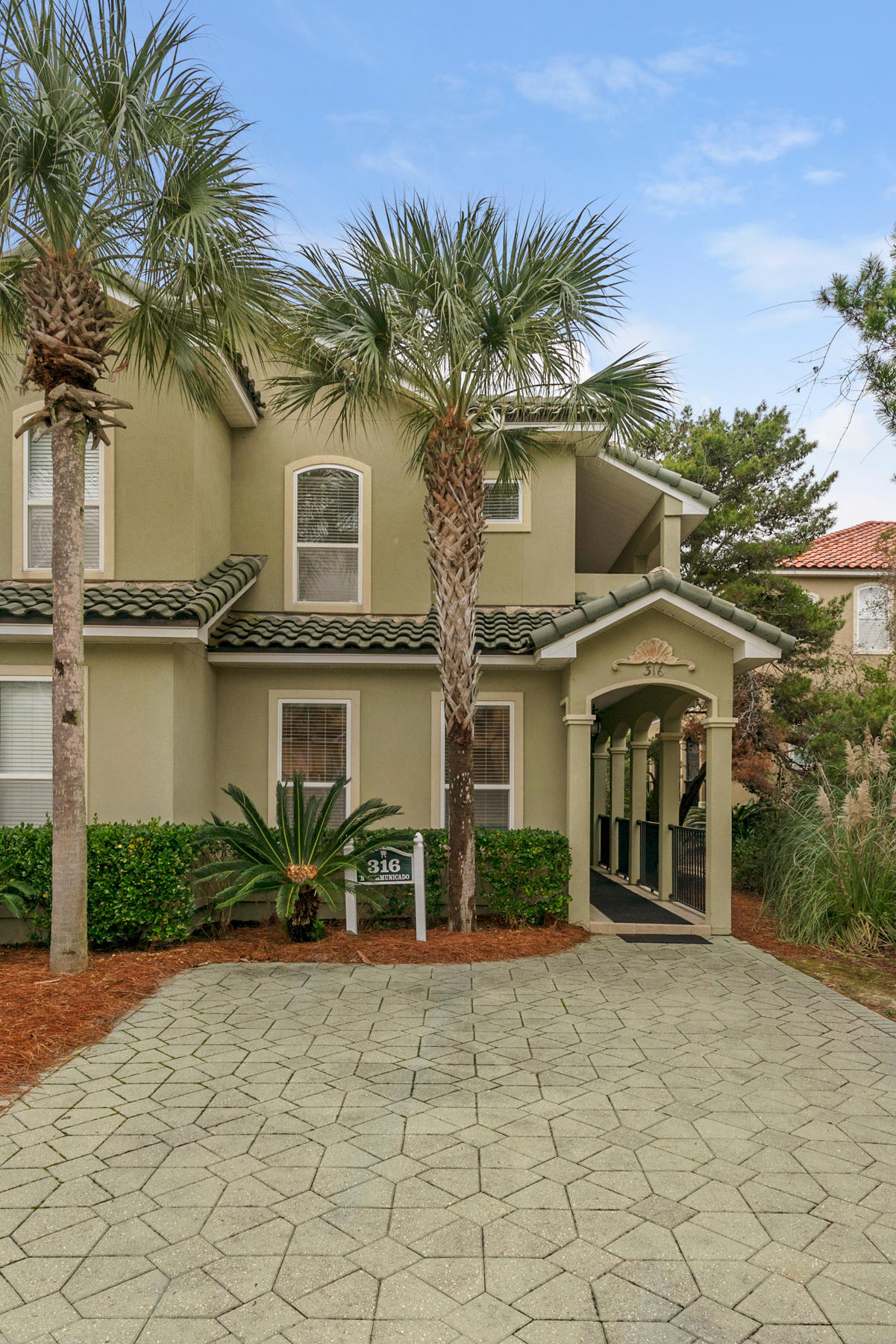 LA VALENCIA BEACH RESORT - Residential