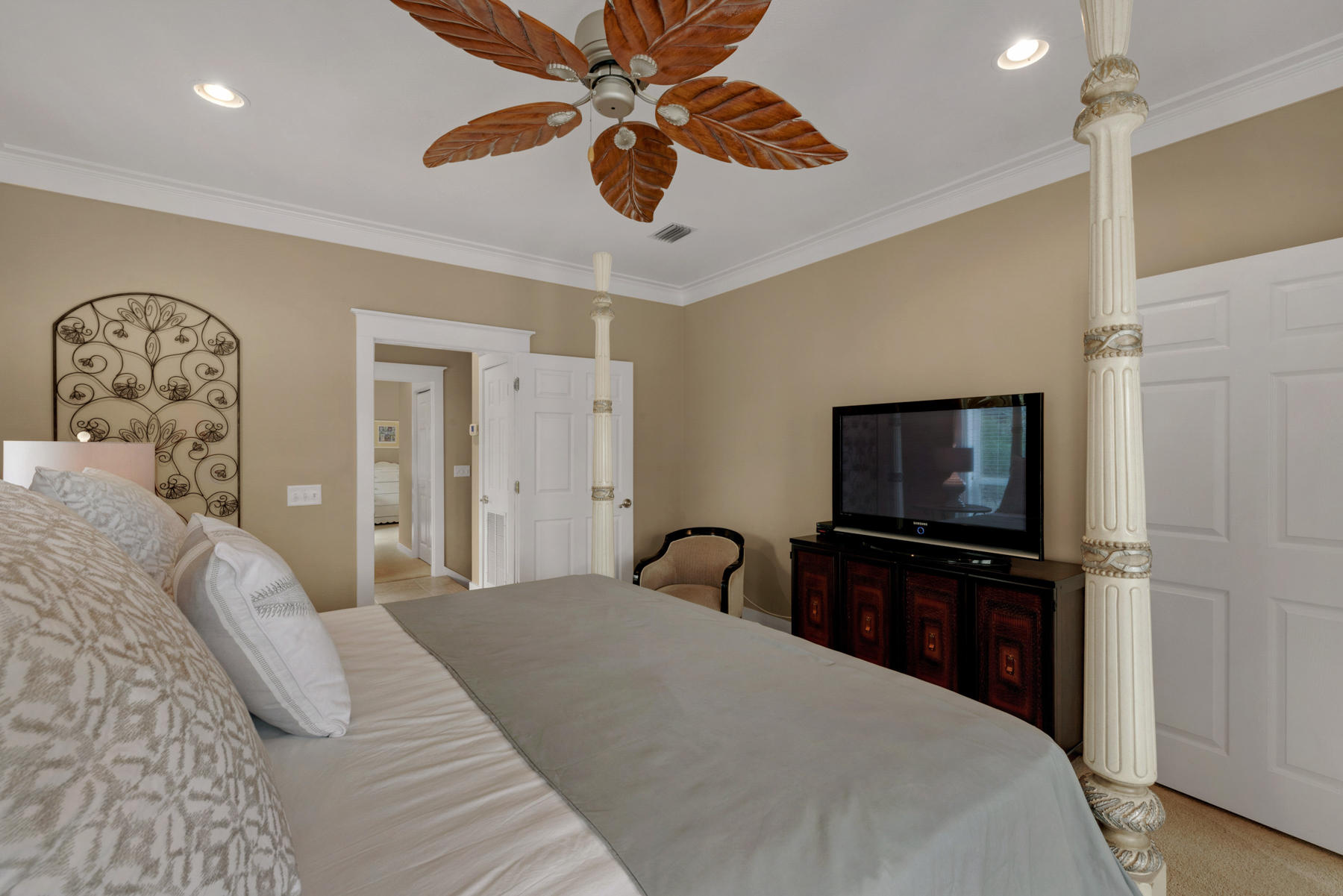 LA VALENCIA BEACH RESORT - Residential