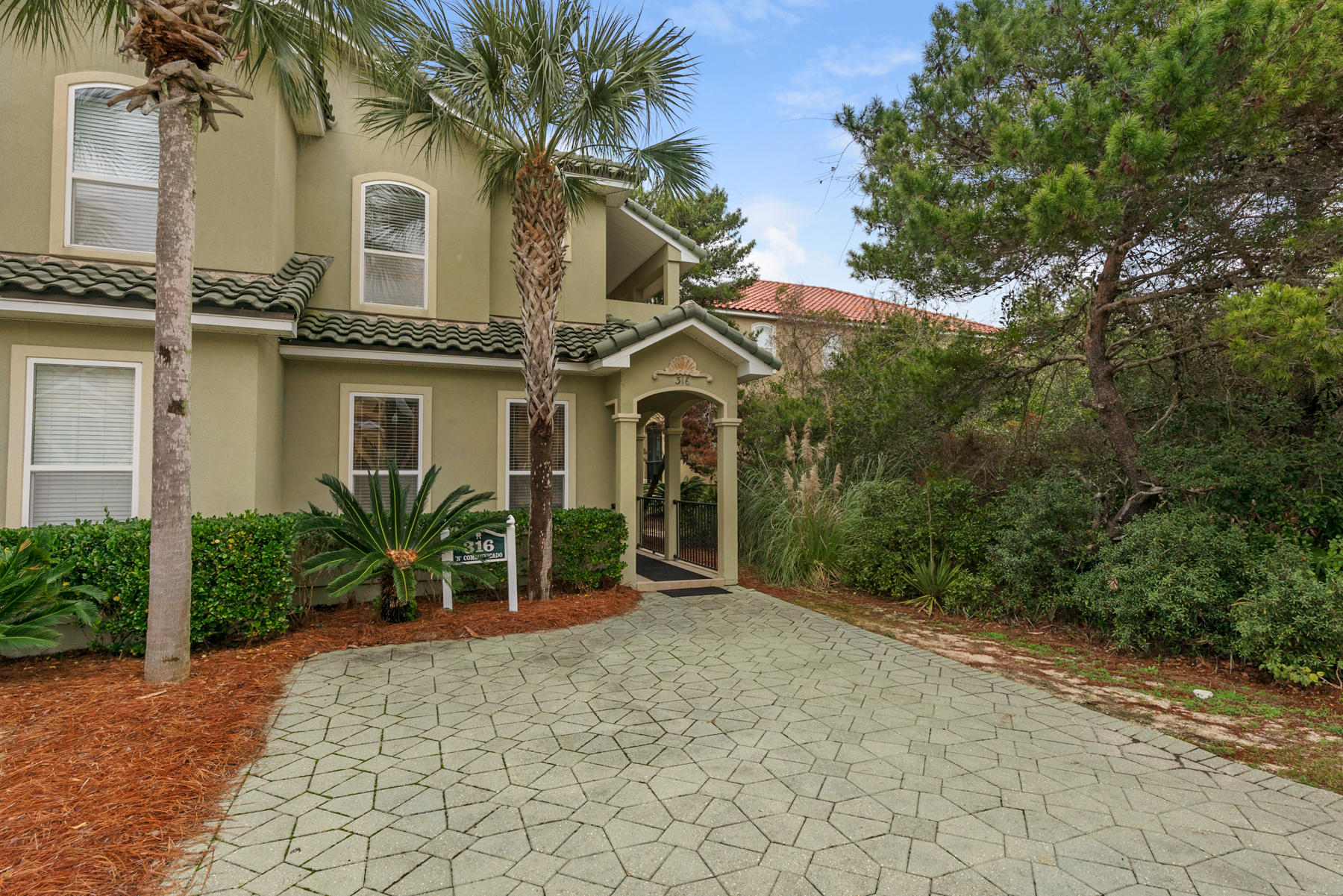 LA VALENCIA BEACH RESORT - Residential