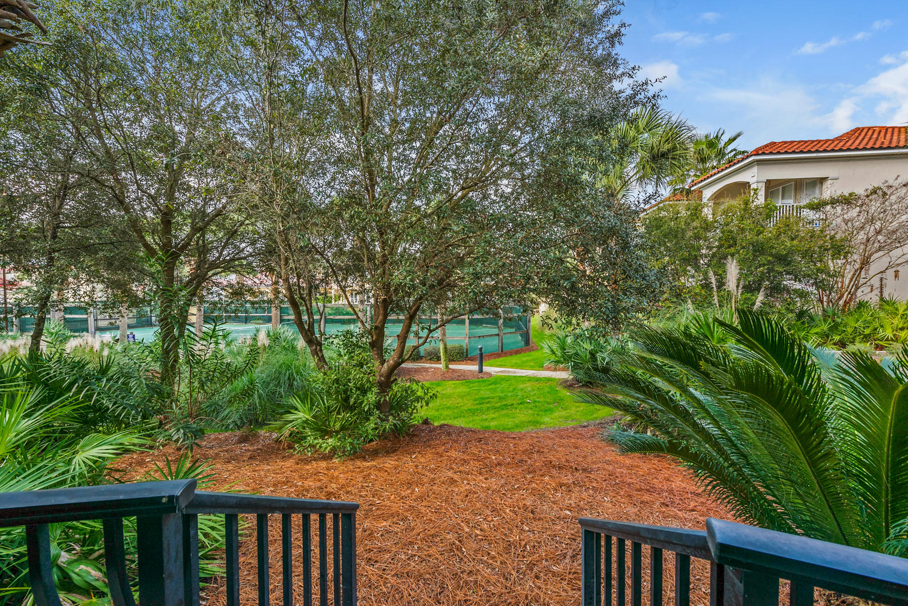 LA VALENCIA BEACH RESORT - Residential