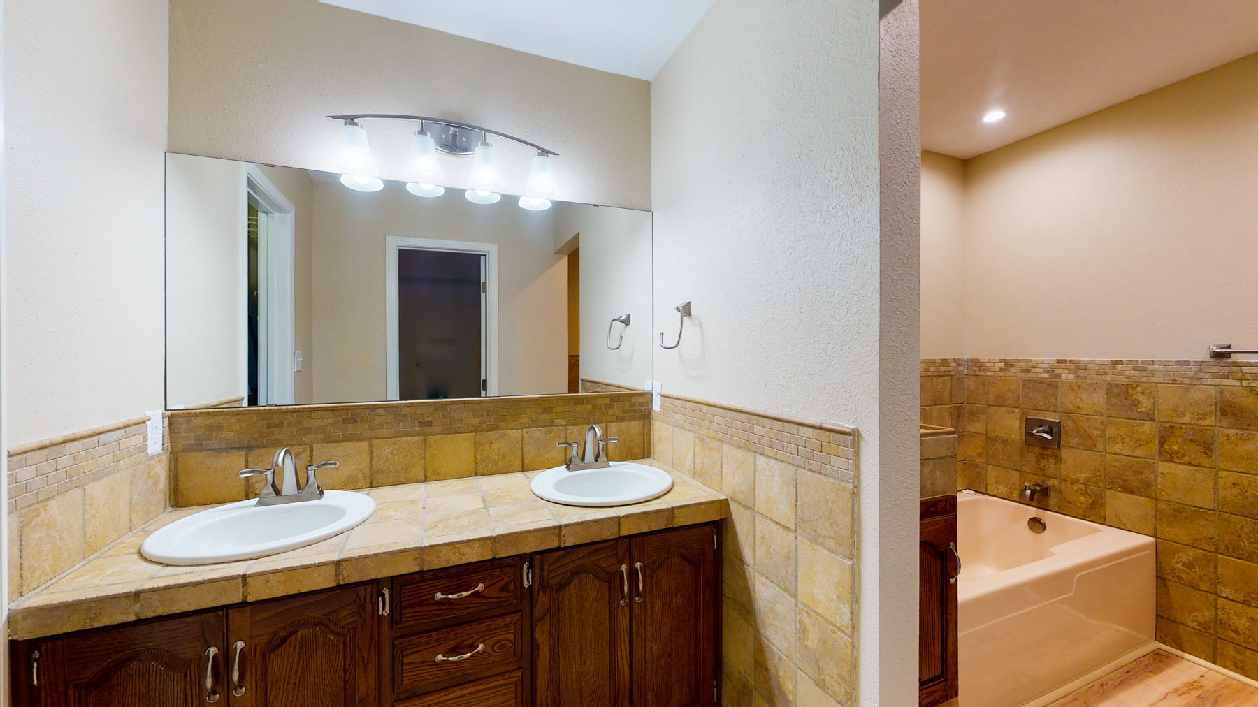 HOLLEY BY THE SEA - Residential