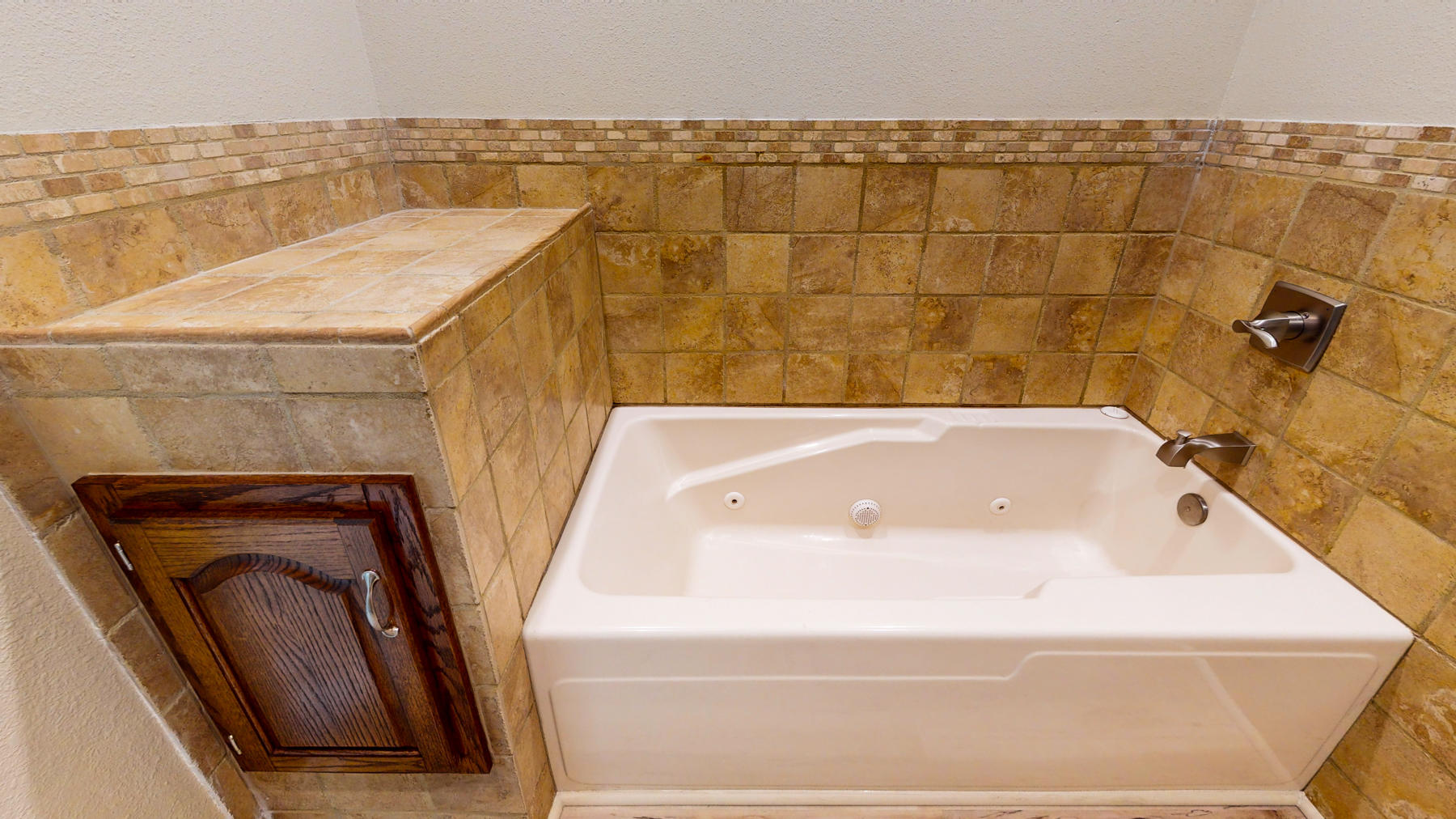 HOLLEY BY THE SEA - Residential