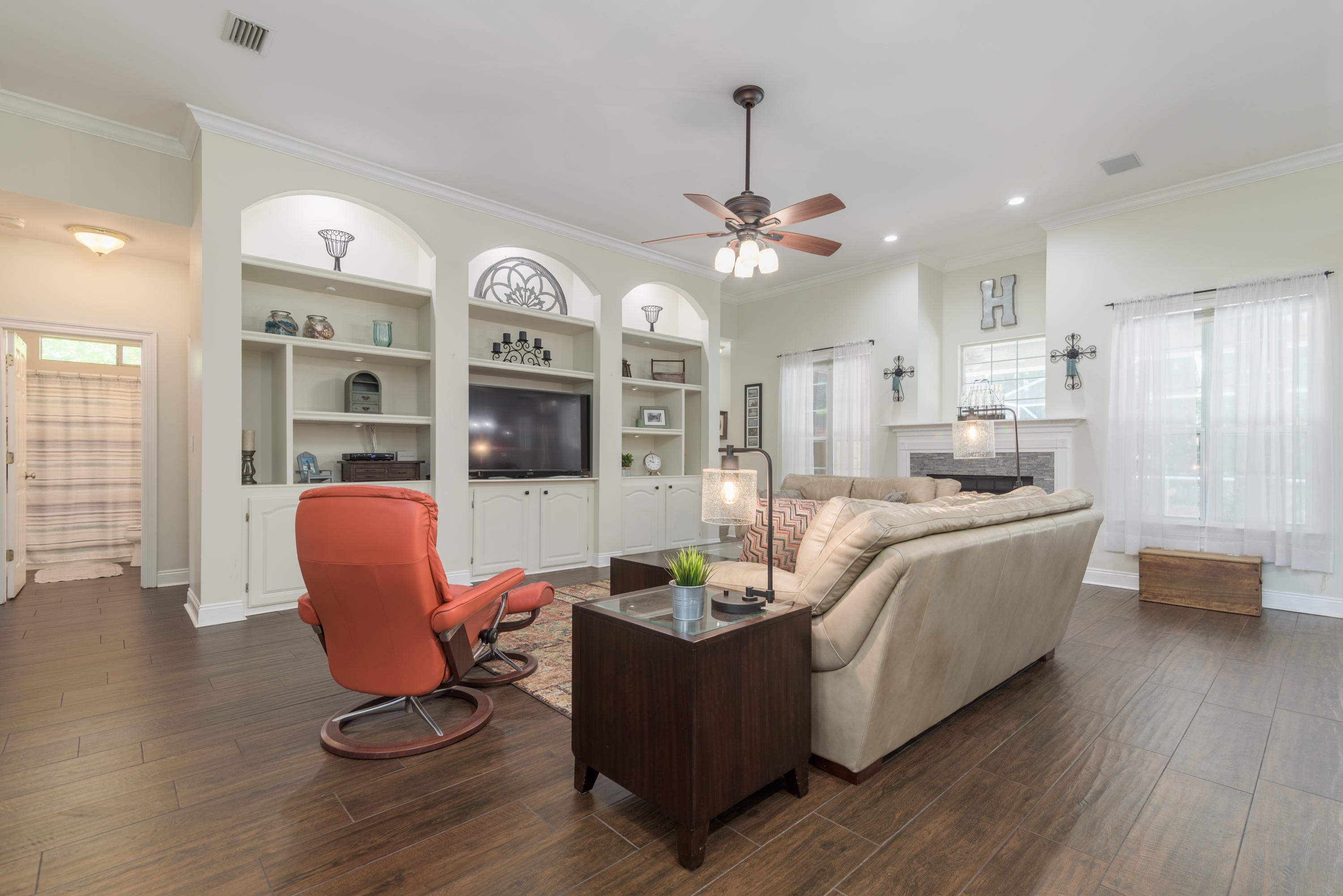 DANA POINTE - Residential