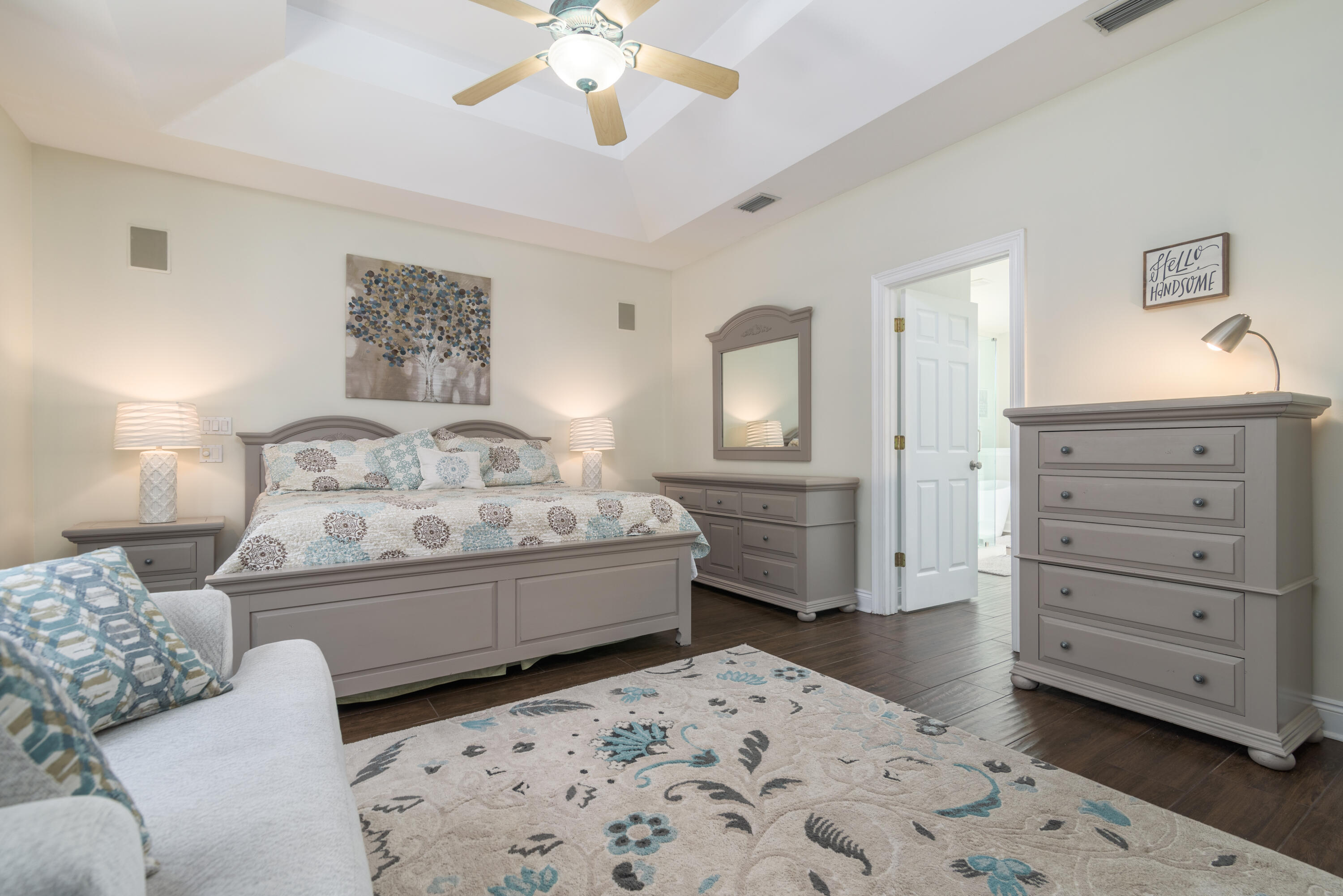 DANA POINTE - Residential