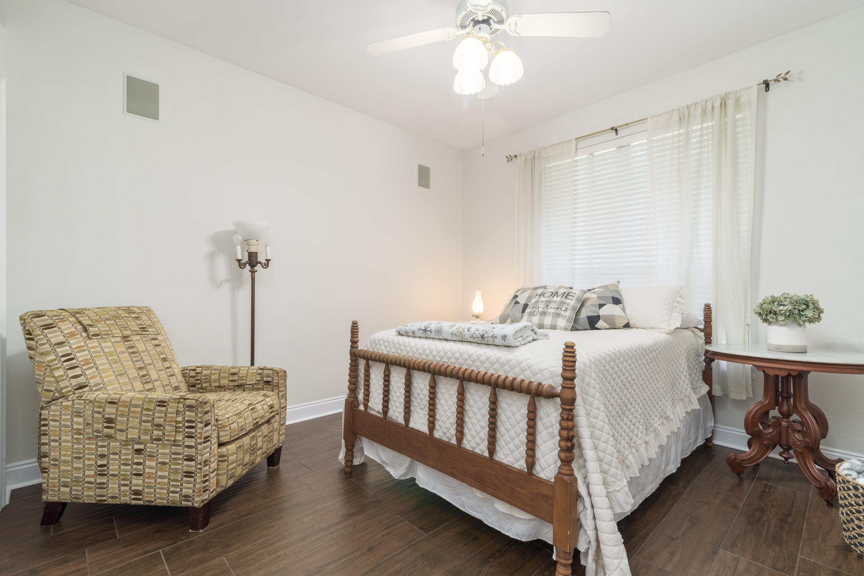 DANA POINTE - Residential