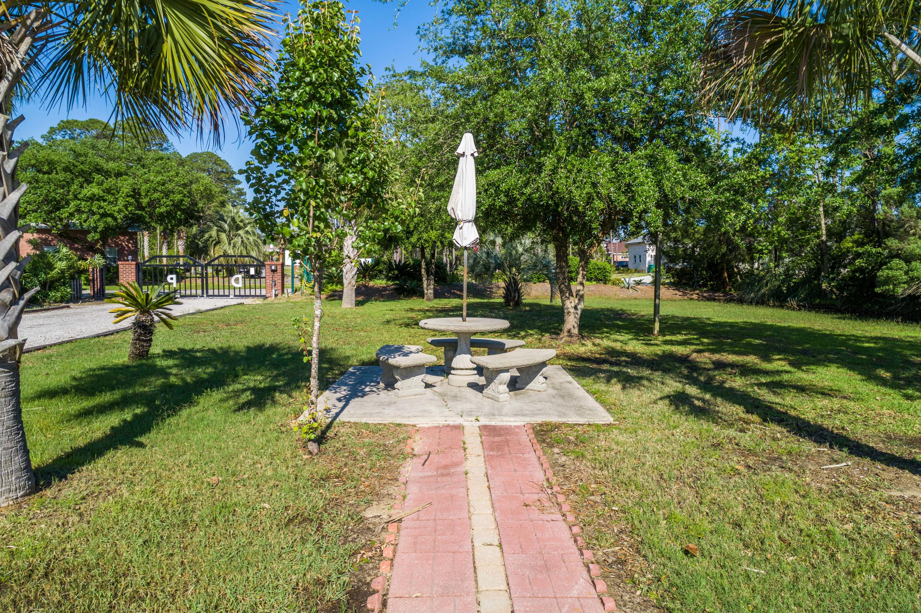 DANA POINTE - Residential