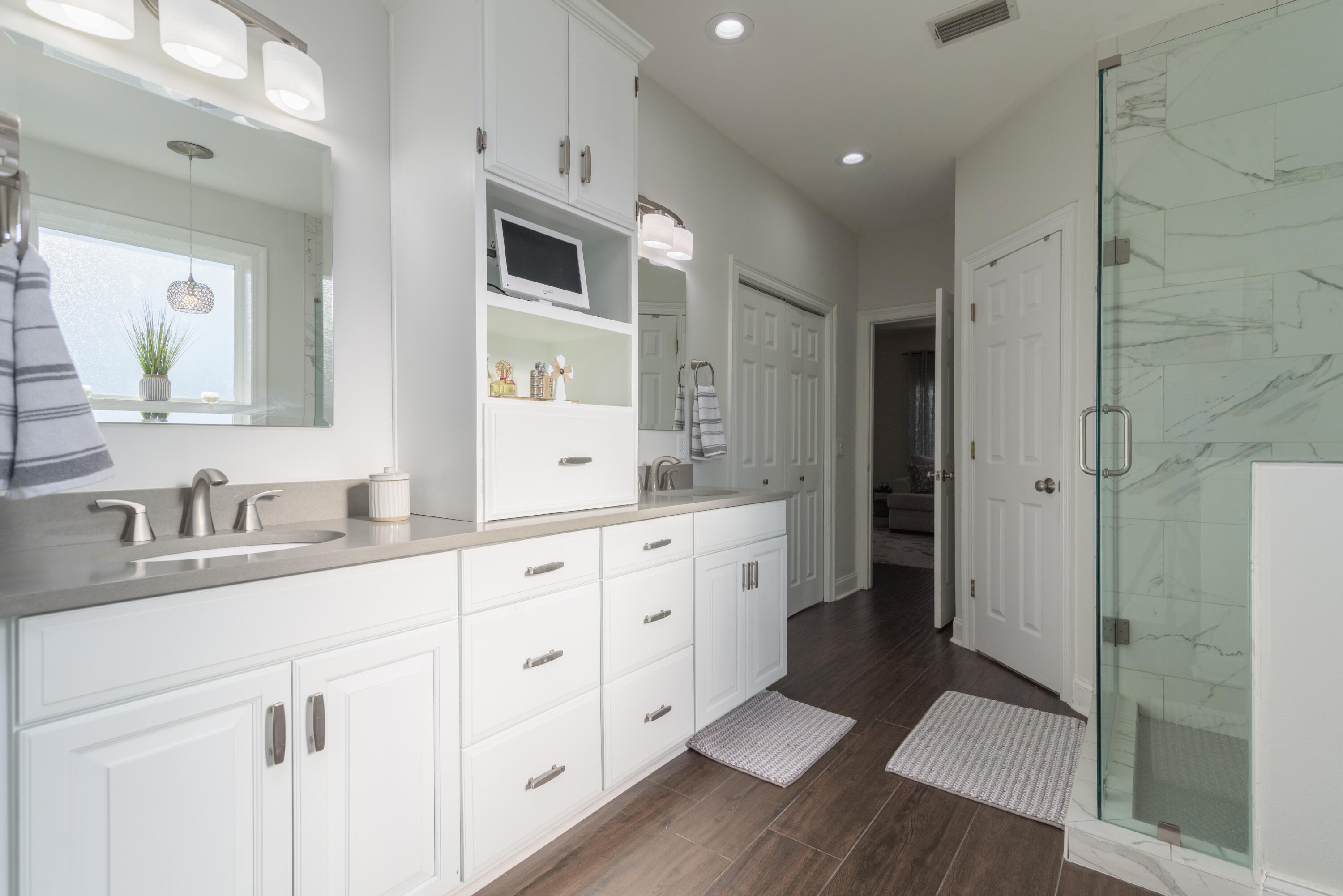 DANA POINTE - Residential