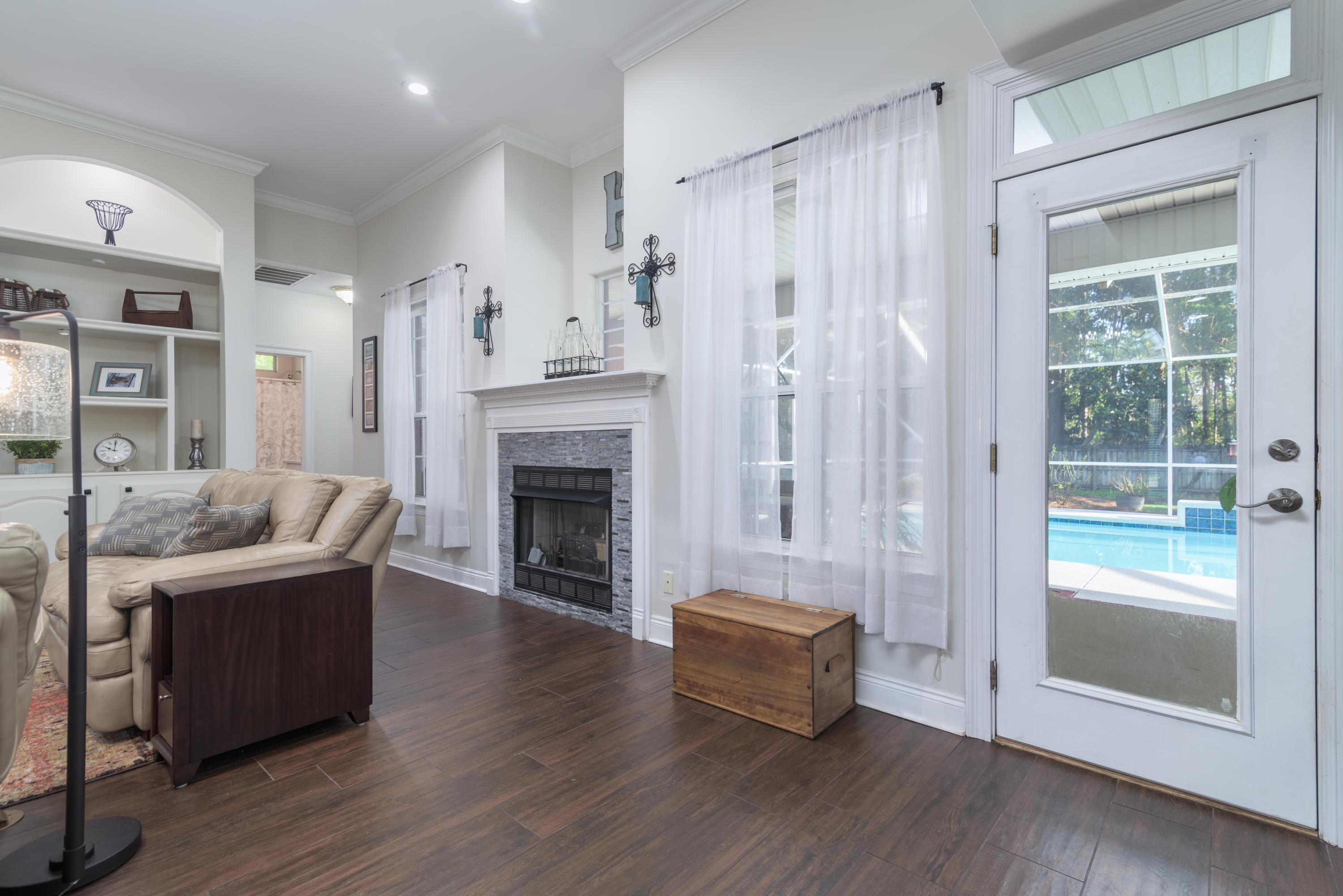 DANA POINTE - Residential