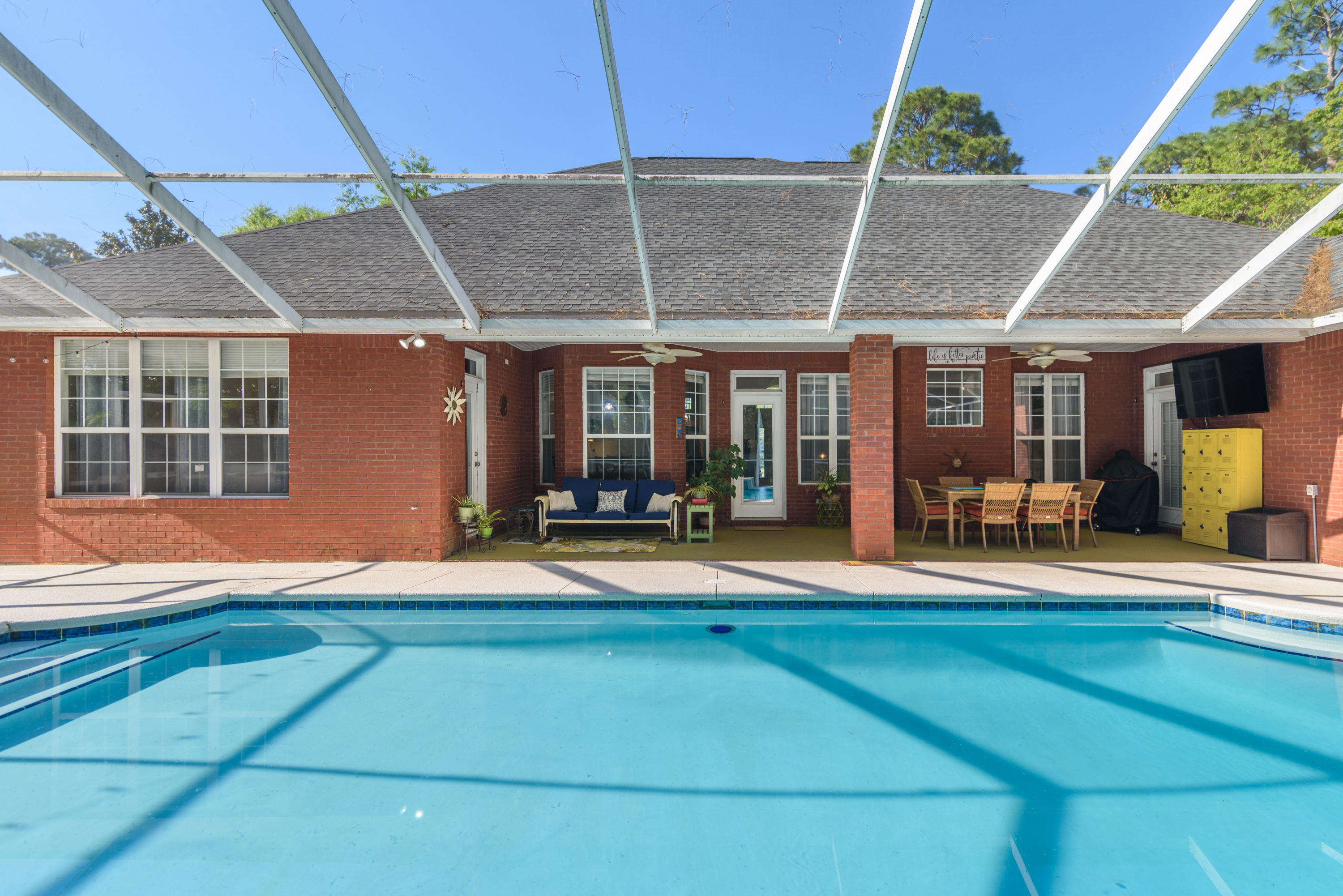 DANA POINTE - Residential