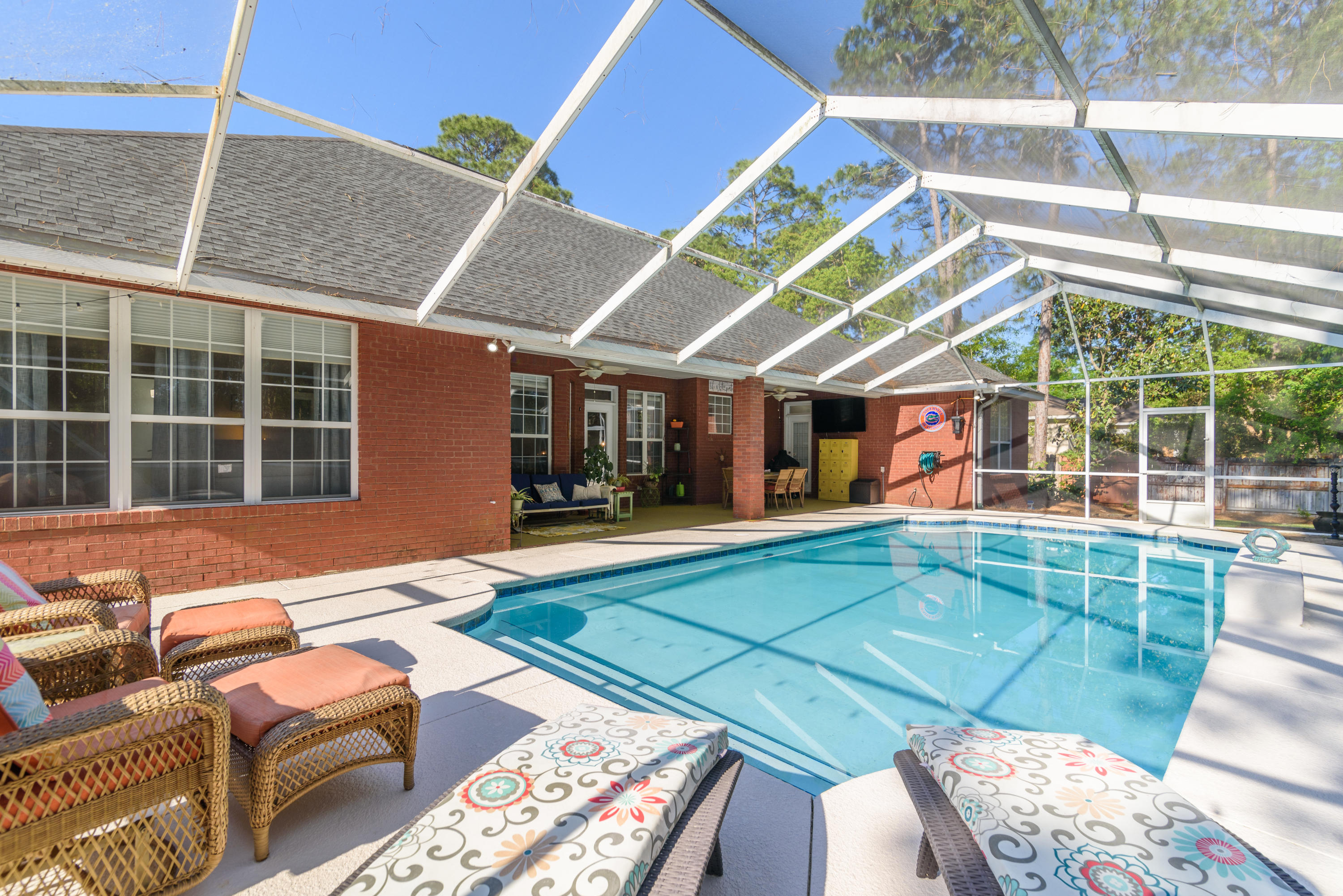 DANA POINTE - Residential