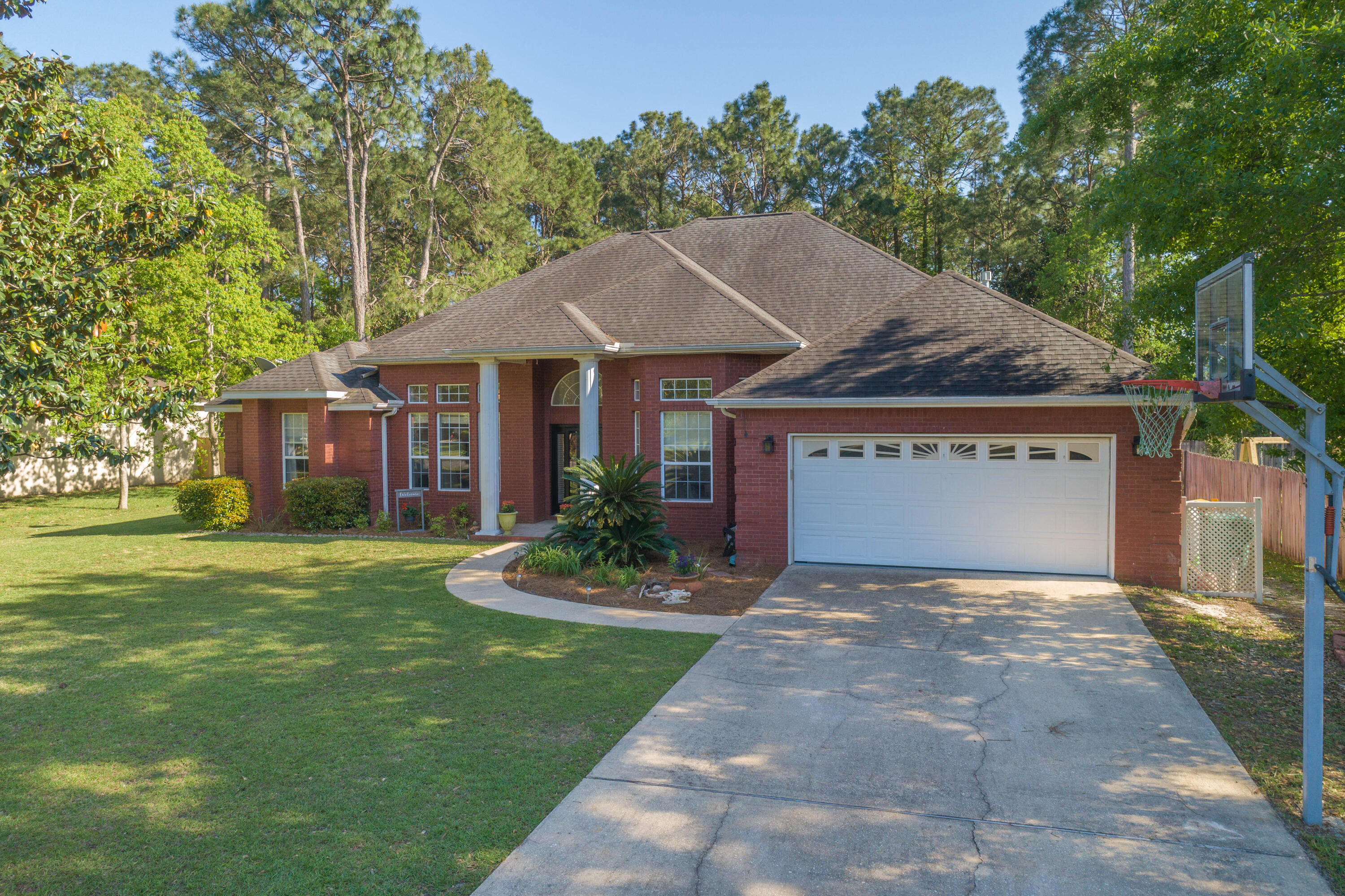 DANA POINTE - Residential