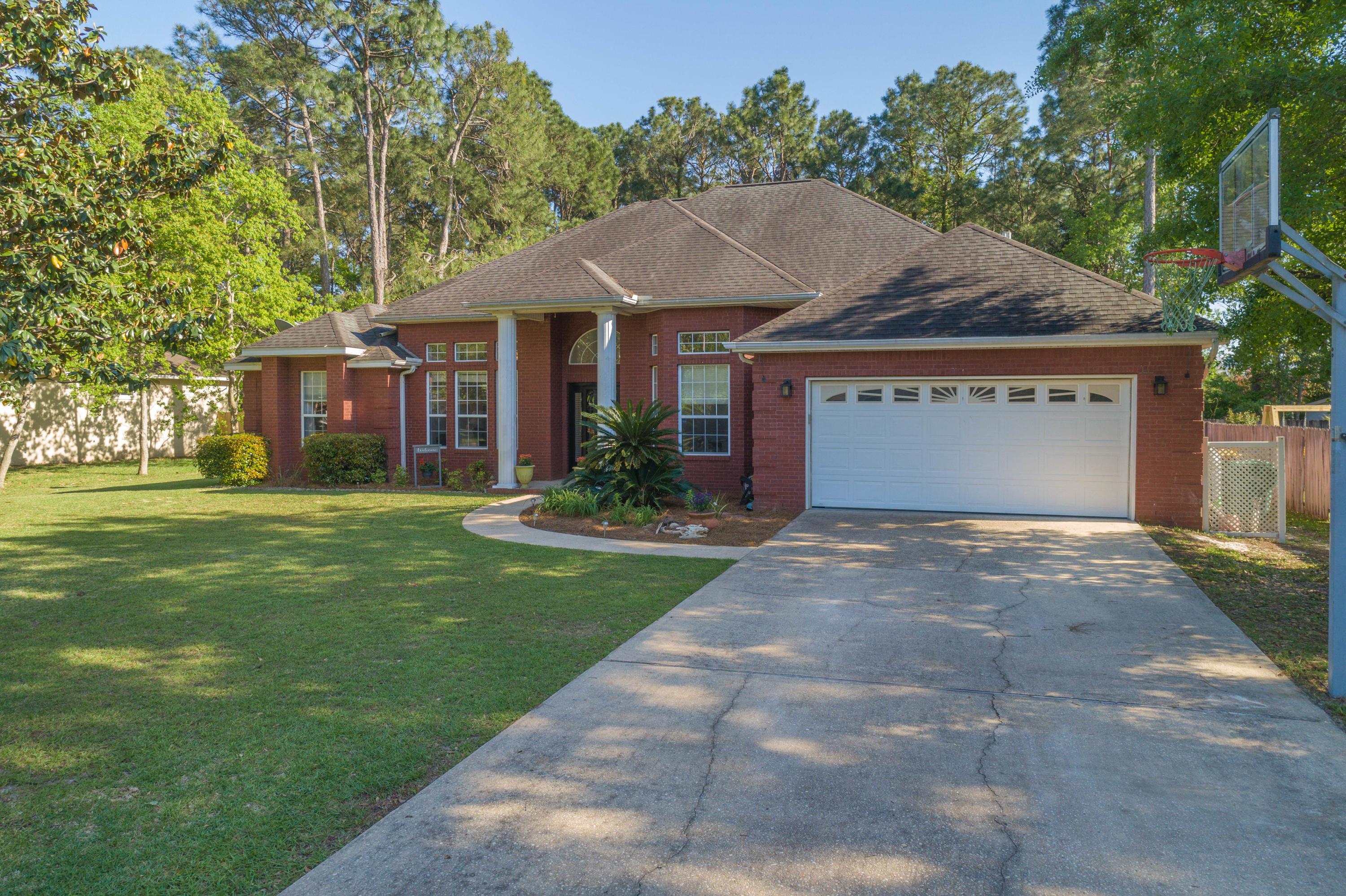 DANA POINTE - Residential