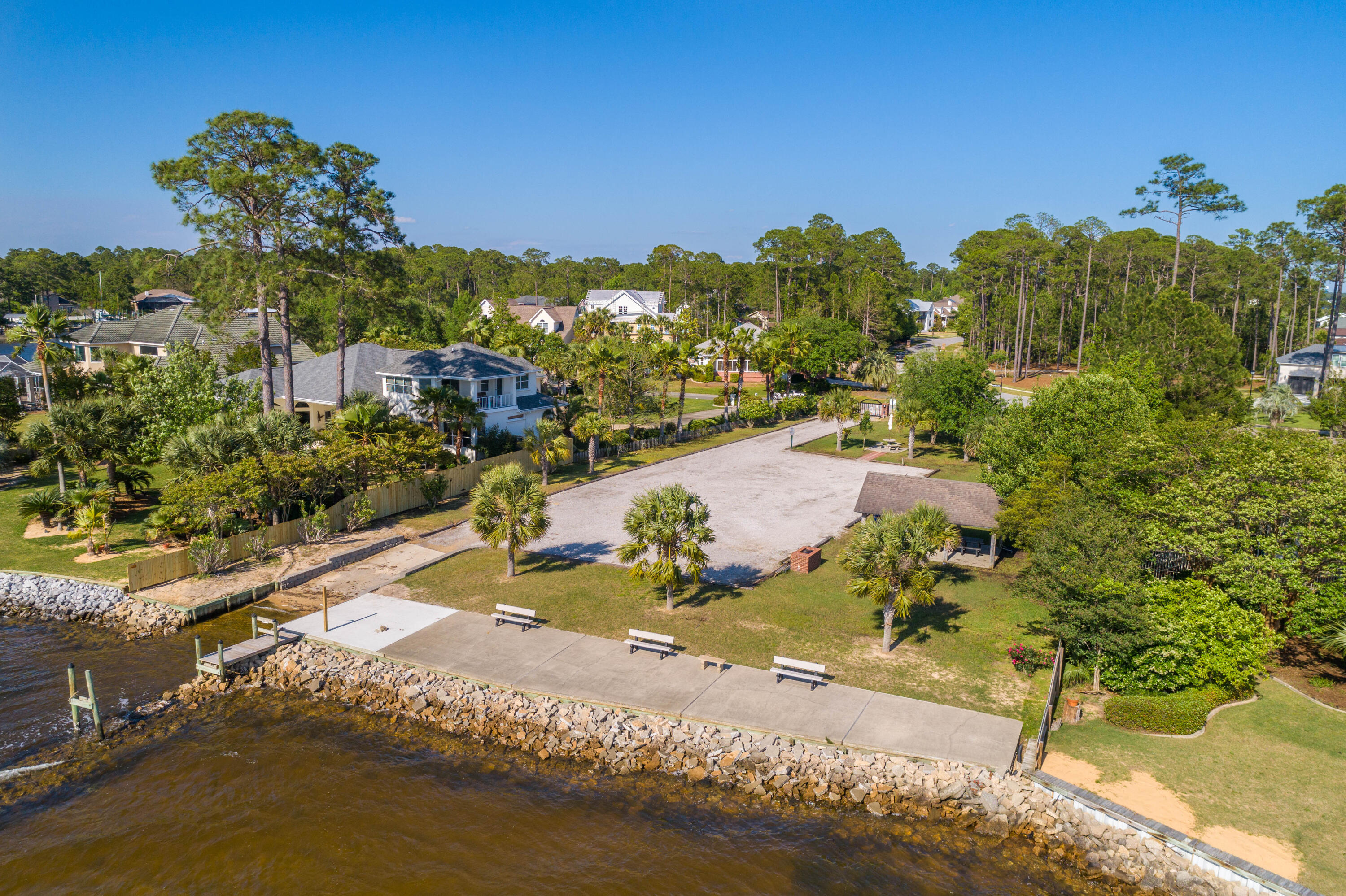 DANA POINTE - Residential