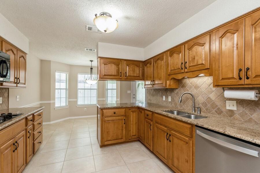 SHALIMAR COMMONS - Residential