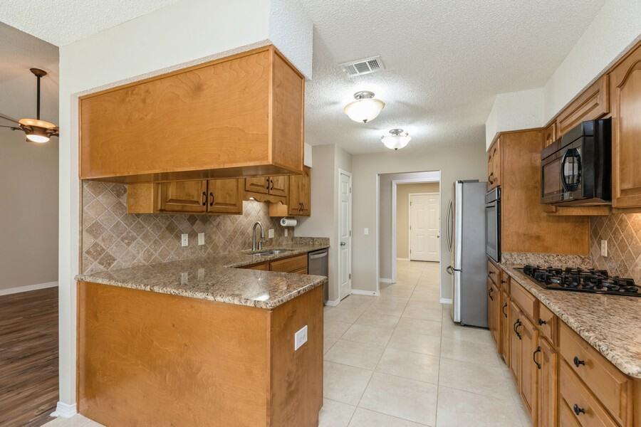 SHALIMAR COMMONS - Residential