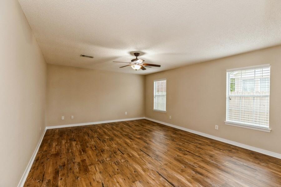 SHALIMAR COMMONS - Residential