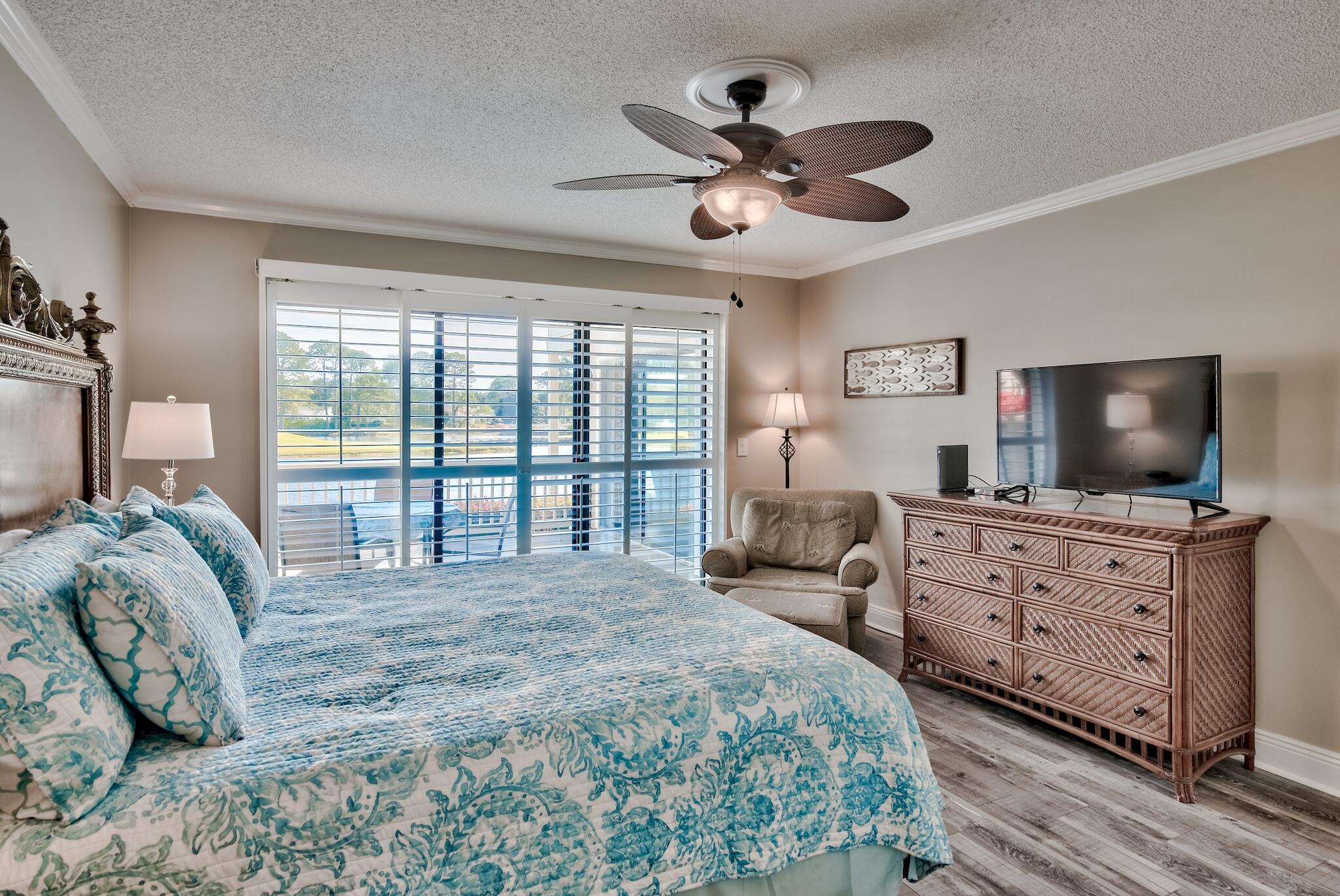 HARBOUR POINT CONDO - Residential