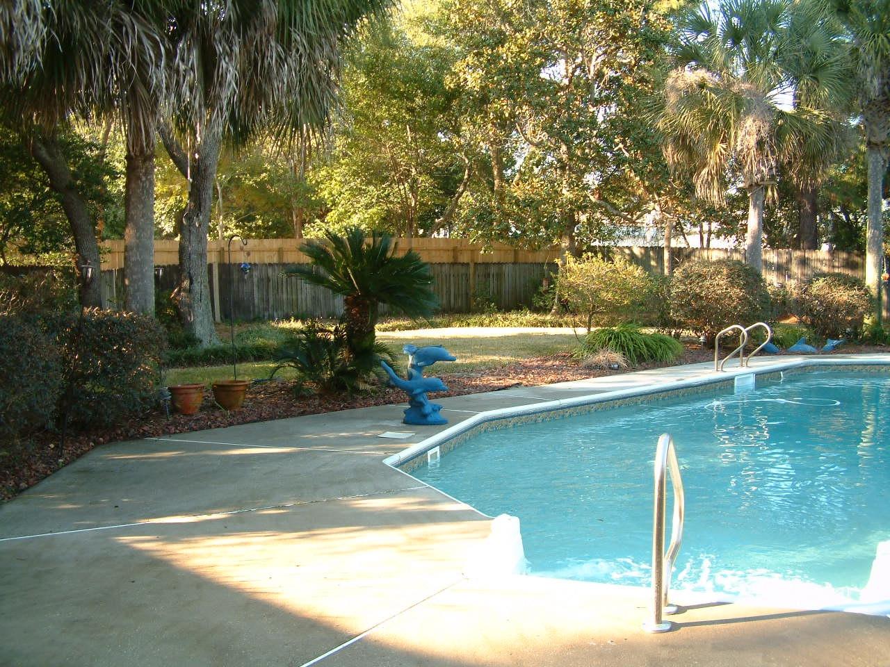 LAKE LORRAINE ESTATES - Residential