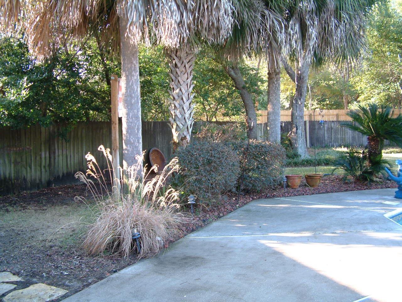 LAKE LORRAINE ESTATES - Residential