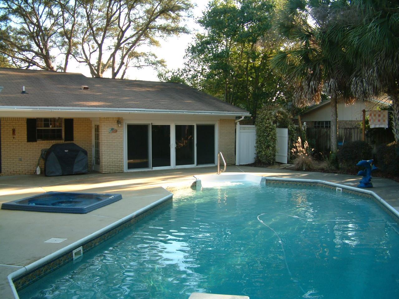 LAKE LORRAINE ESTATES - Residential