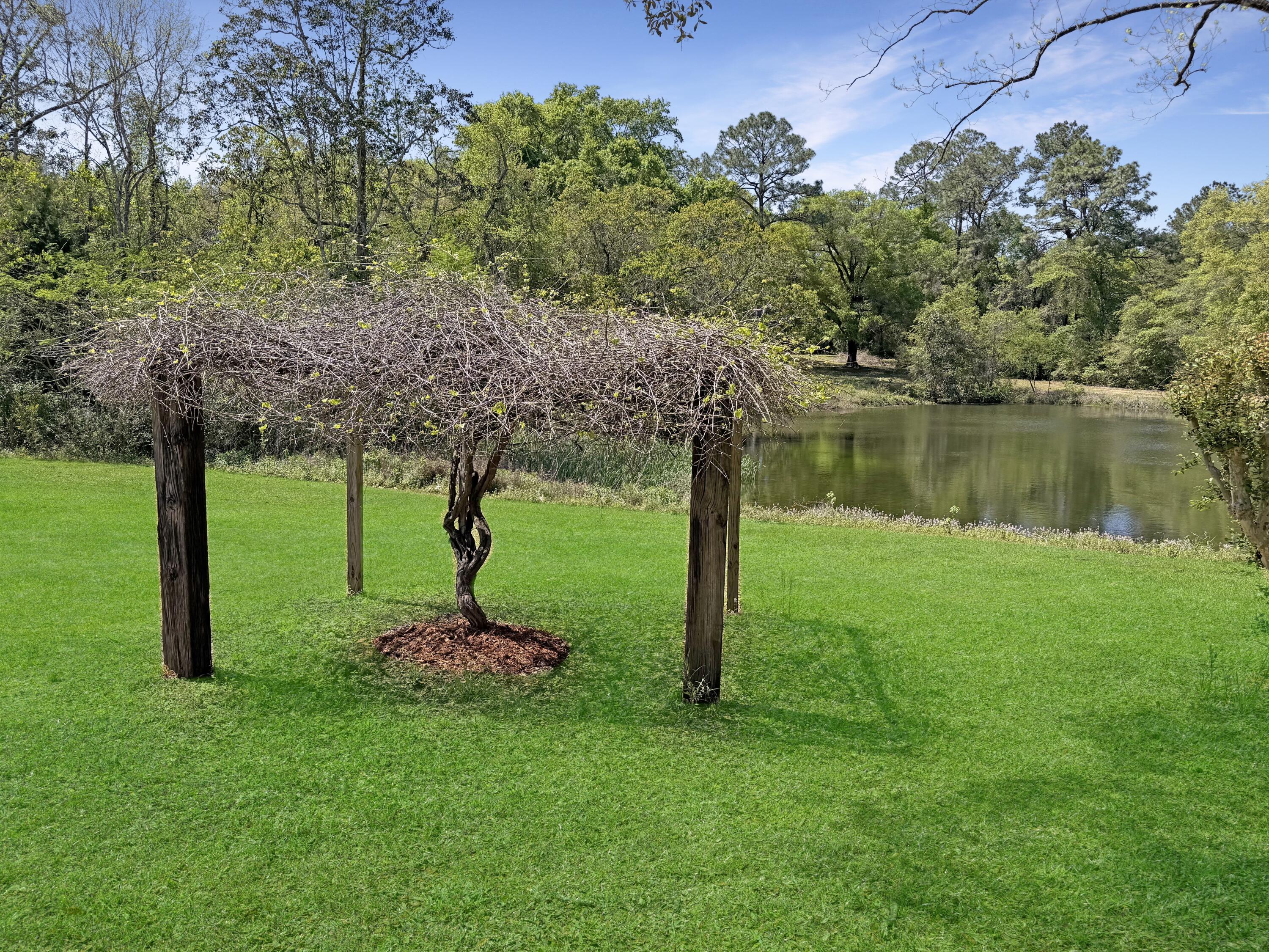 CINCO ADDN TO CRESTVIEW - Residential