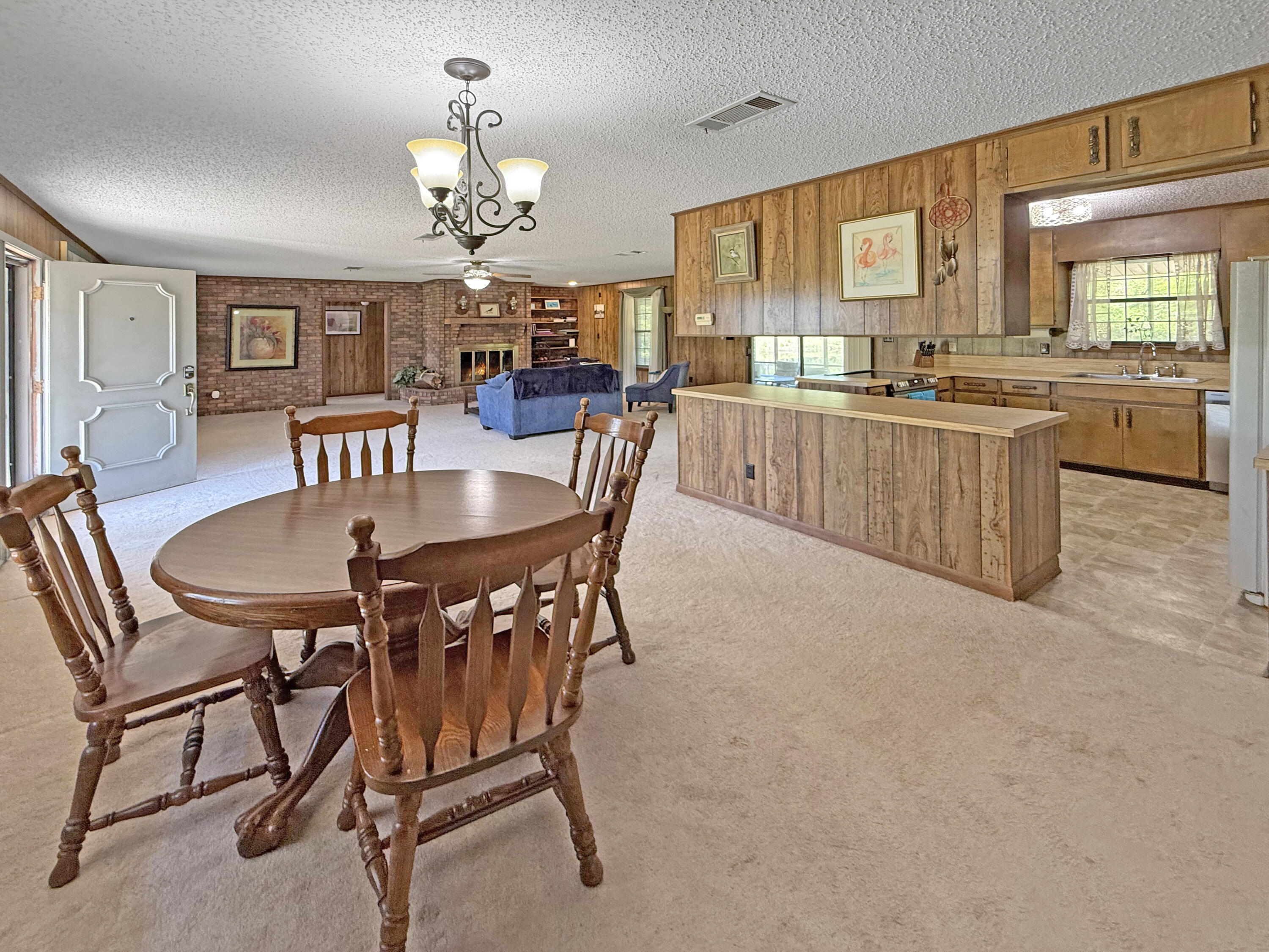 CINCO ADDN TO CRESTVIEW - Residential