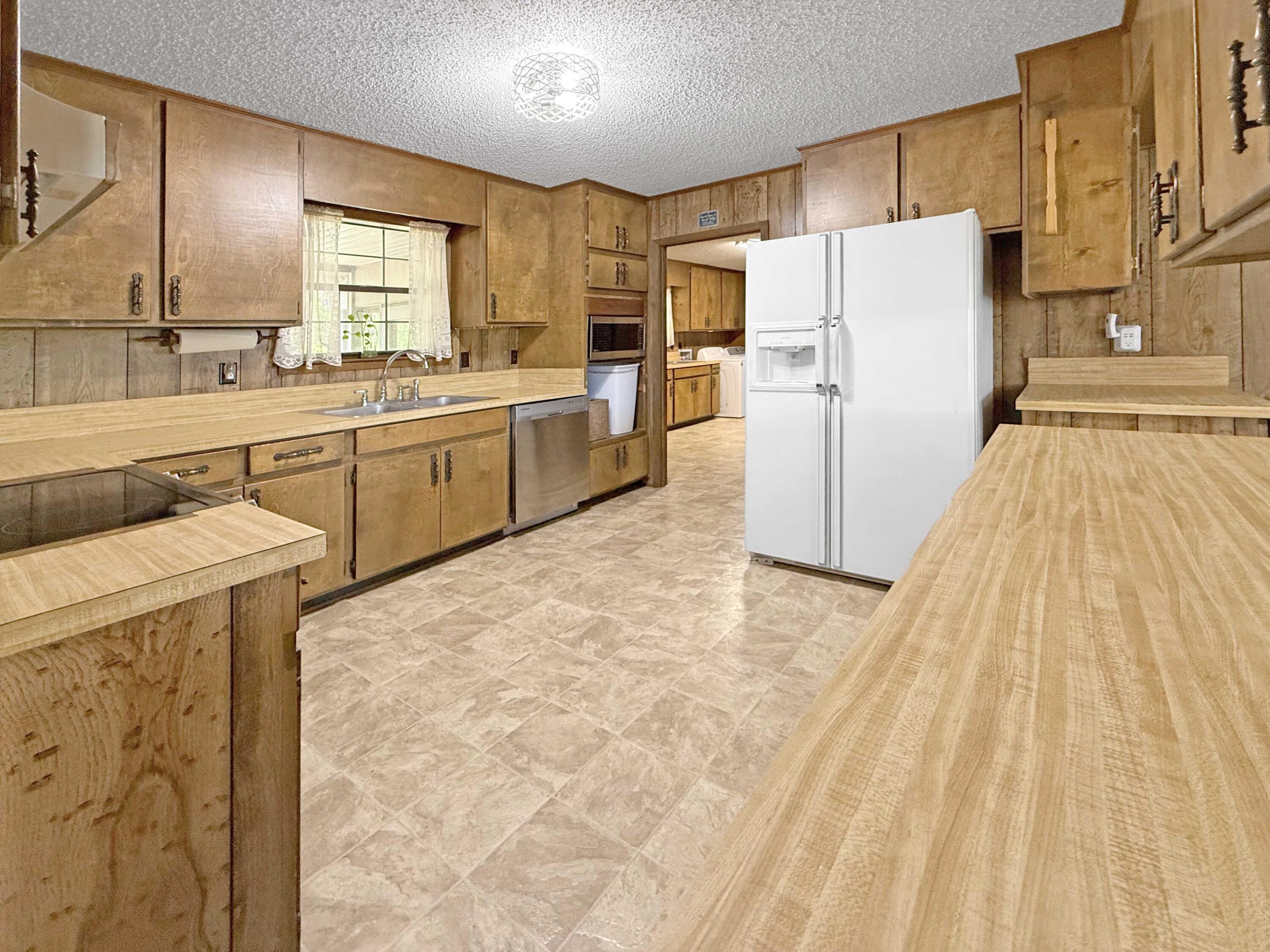 CINCO ADDN TO CRESTVIEW - Residential