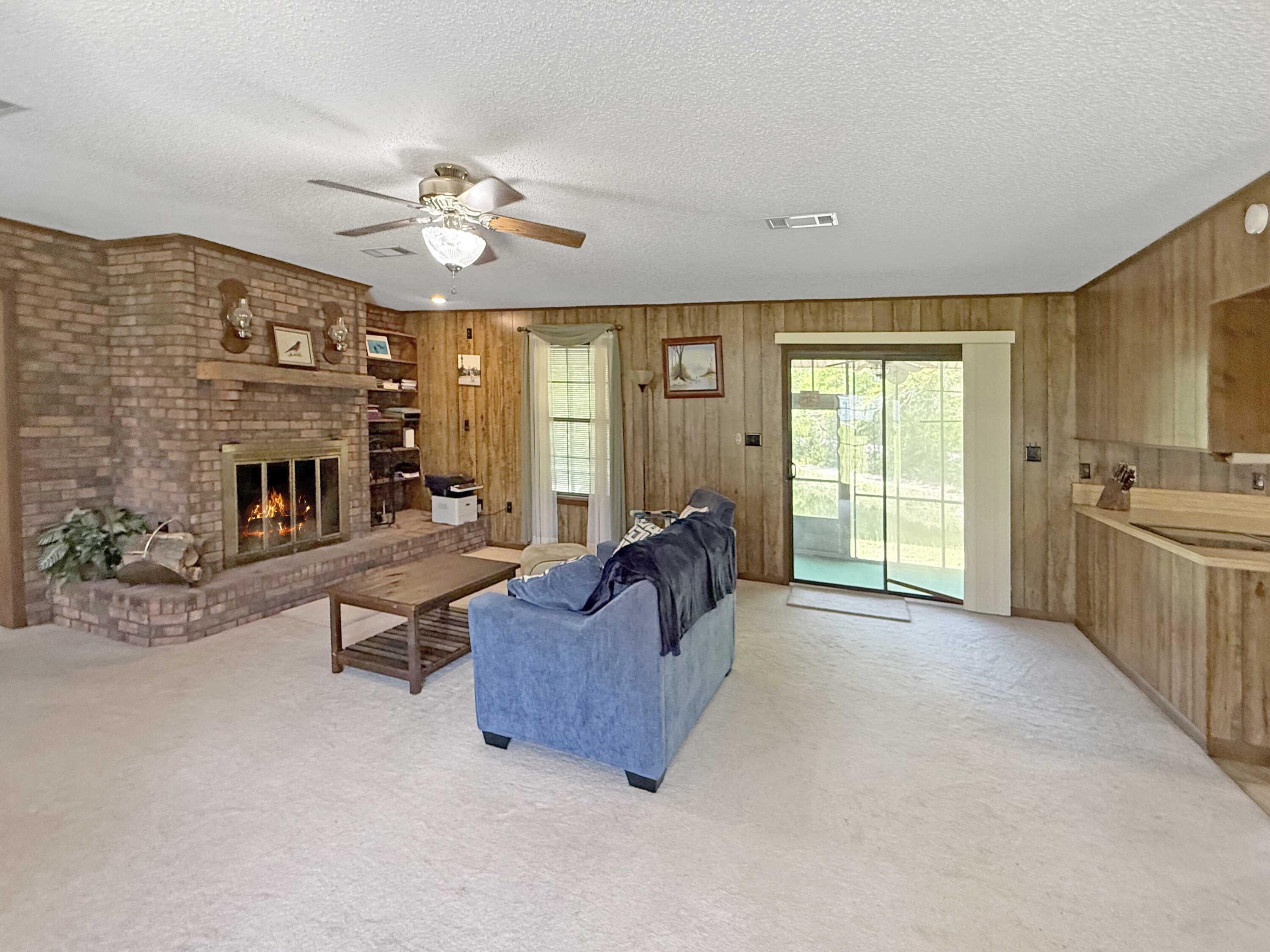 CINCO ADDN TO CRESTVIEW - Residential