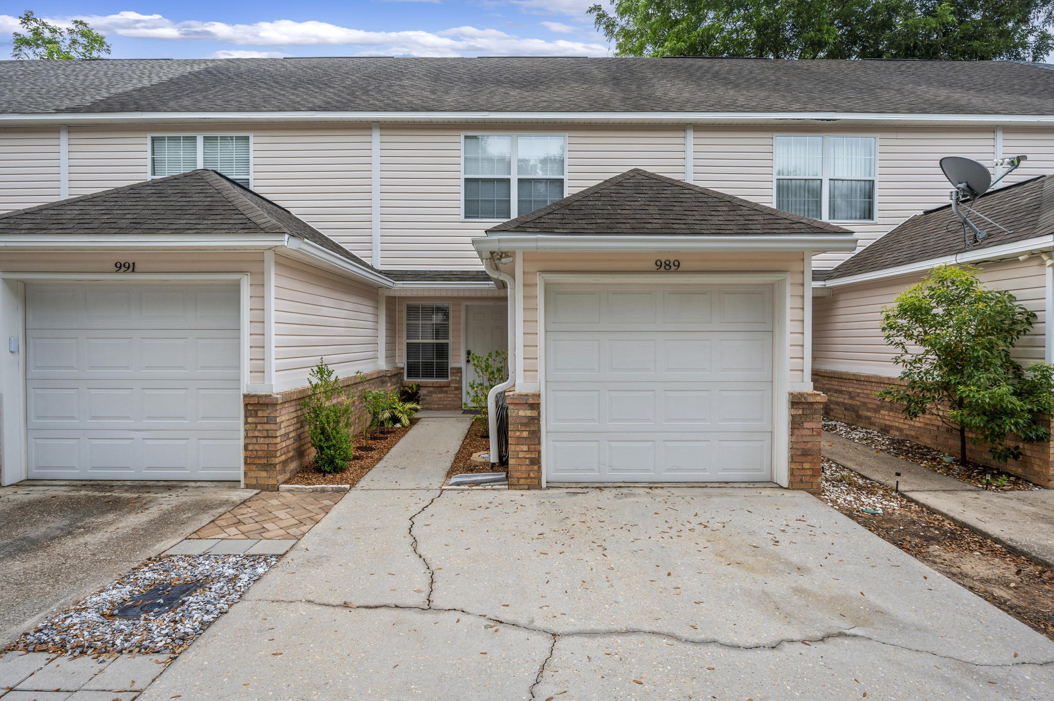 OAK PARK TOWNHOMES - Residential