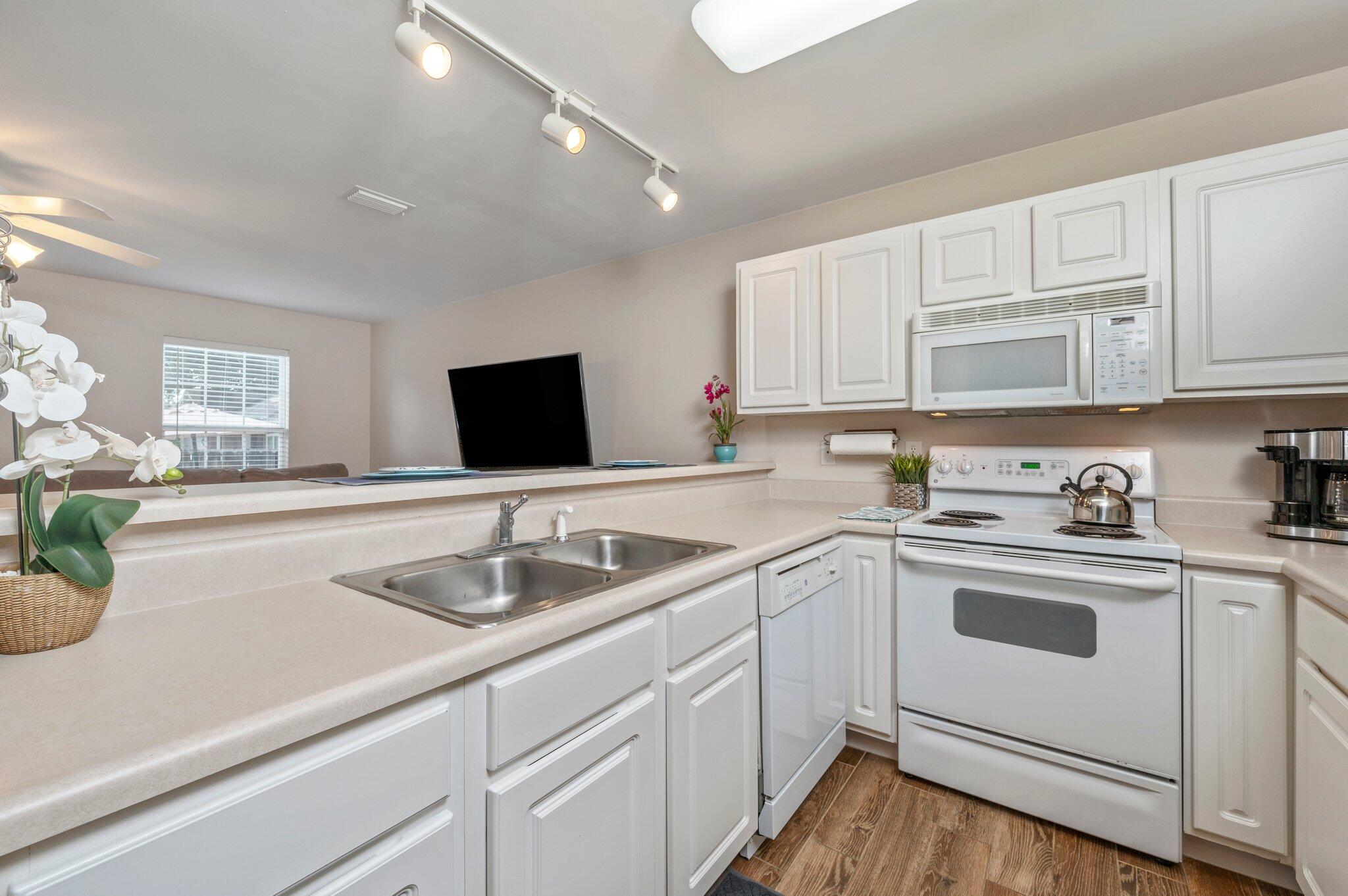 OAK PARK TOWNHOMES - Residential