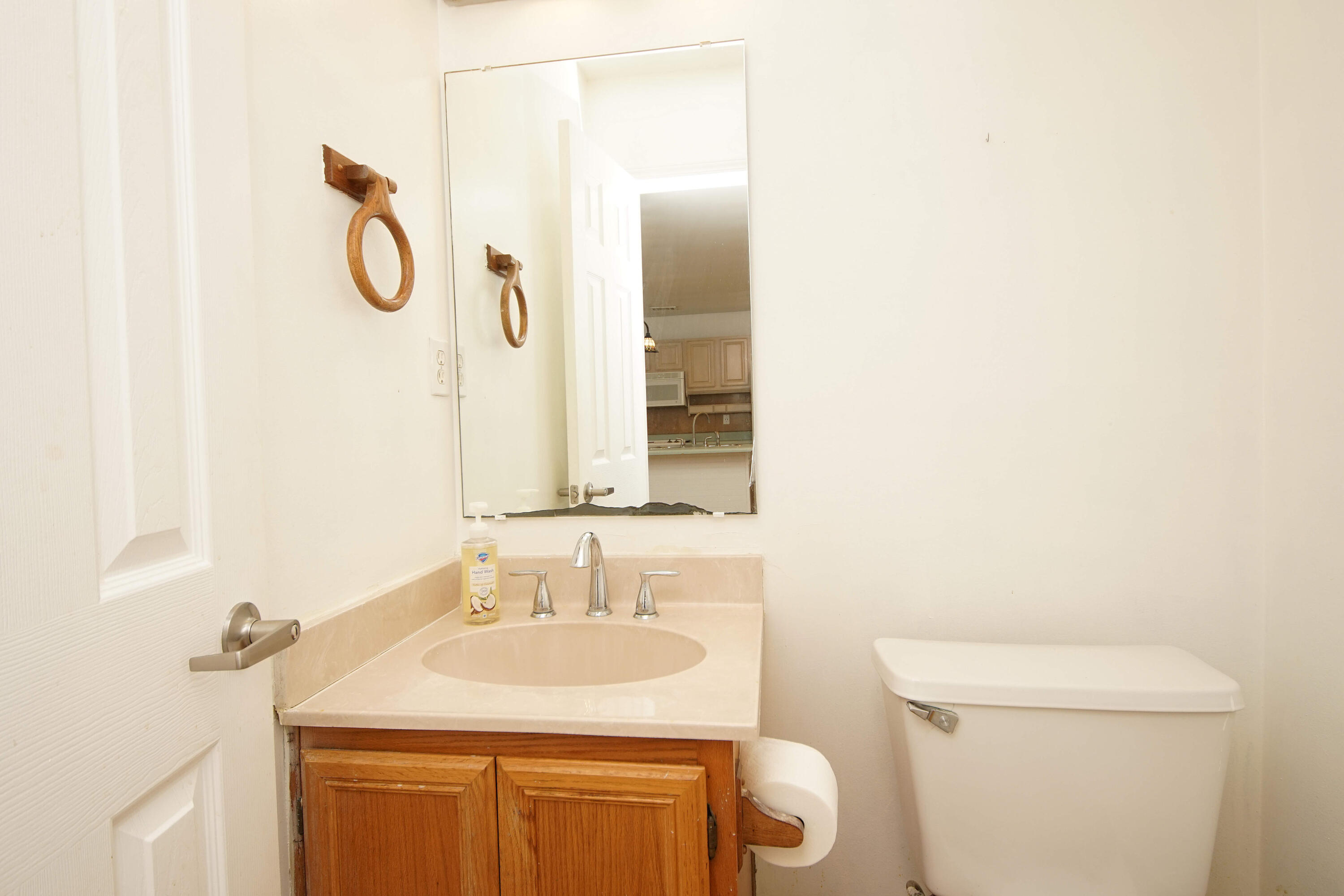 EMERALD ESTATES - Residential Lease