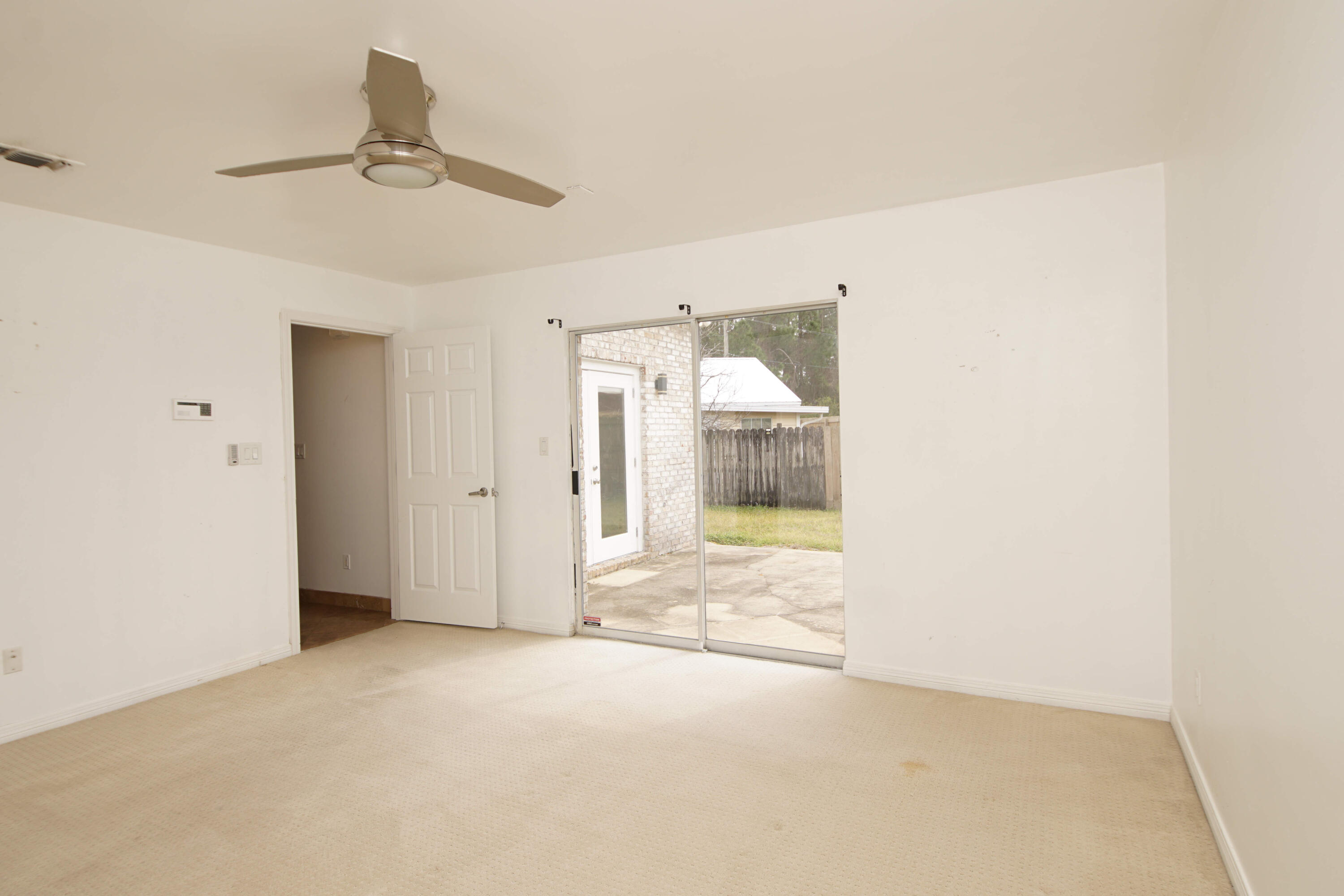 EMERALD ESTATES - Residential Lease