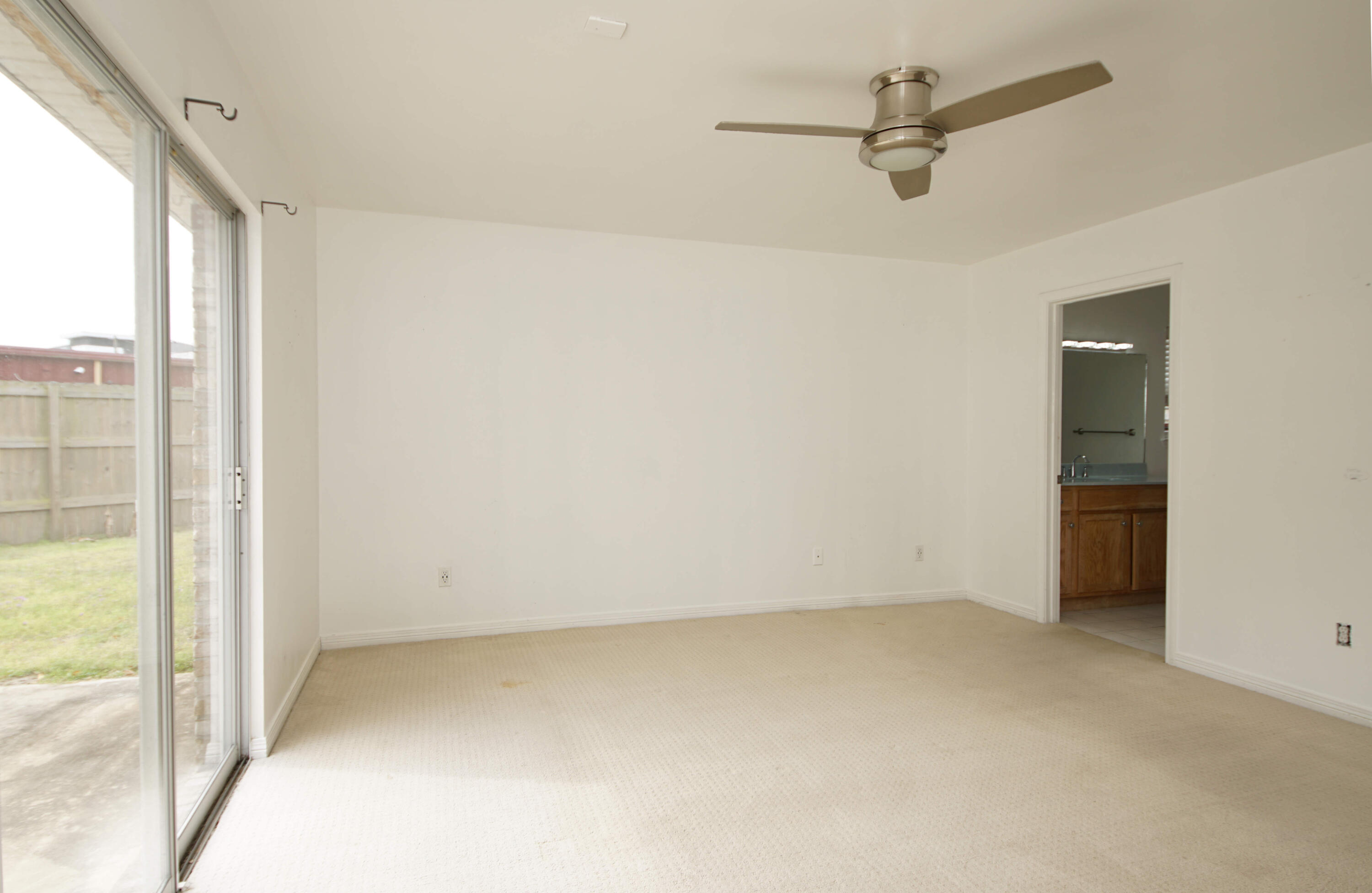 EMERALD ESTATES - Residential Lease