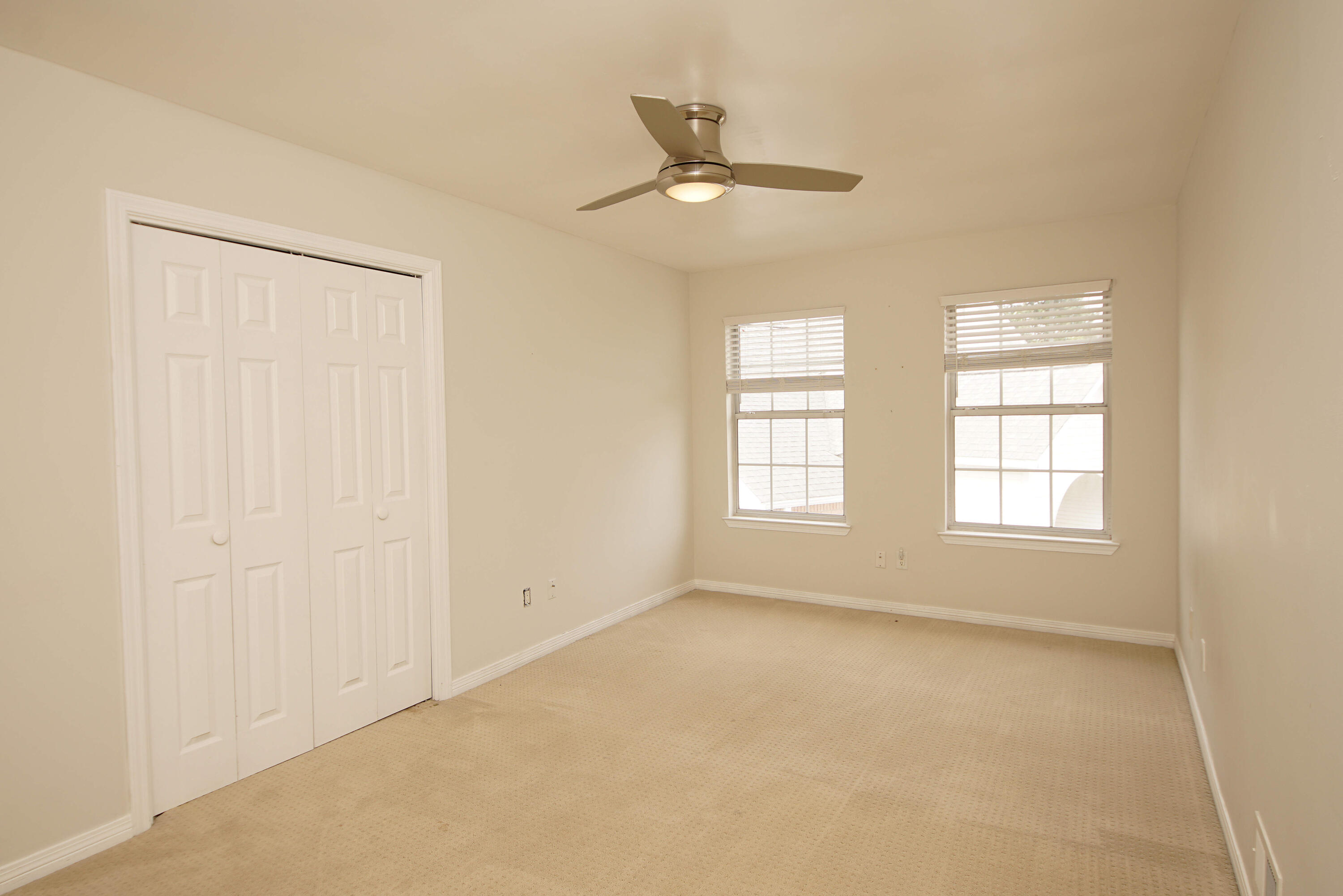 EMERALD ESTATES - Residential Lease