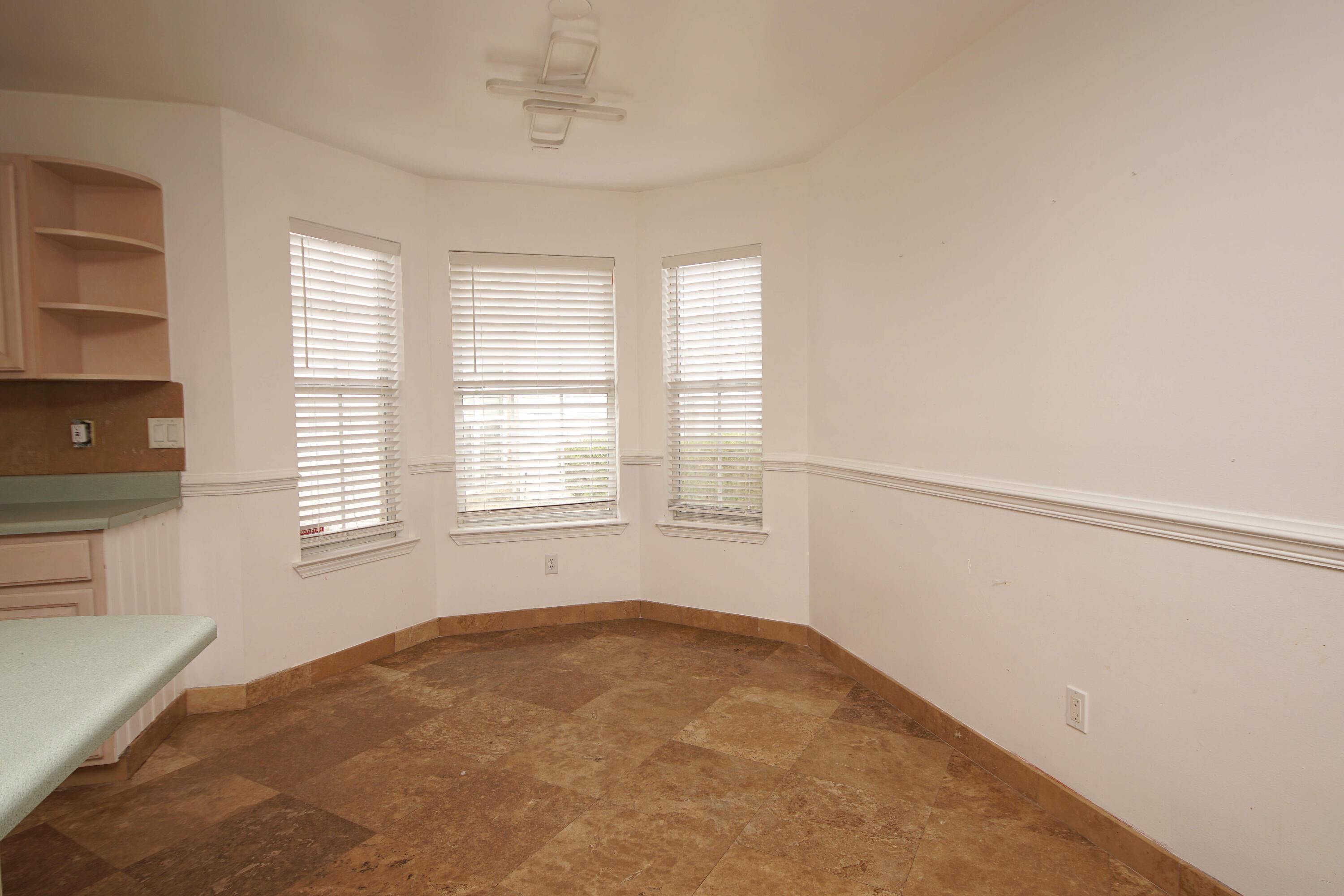 EMERALD ESTATES - Residential Lease