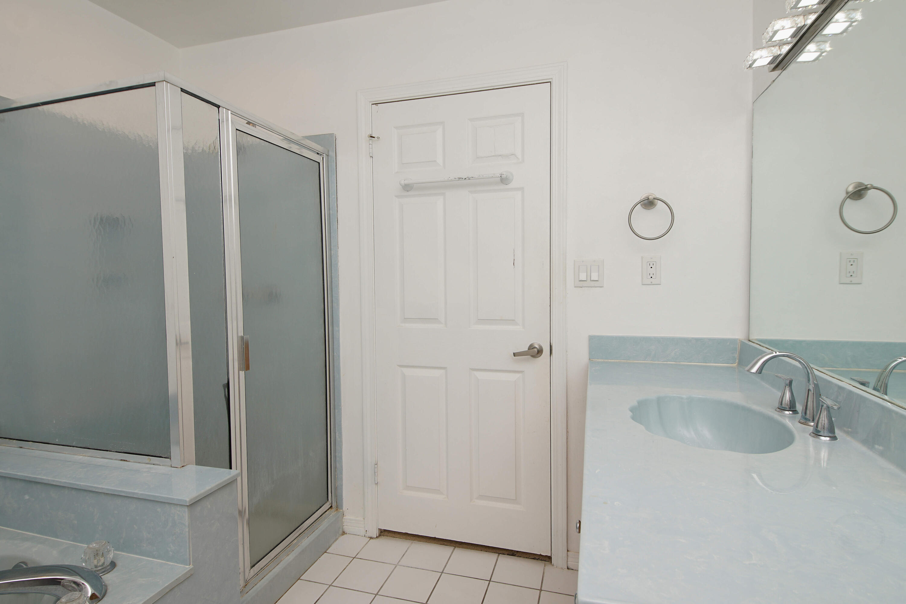 EMERALD ESTATES - Residential Lease