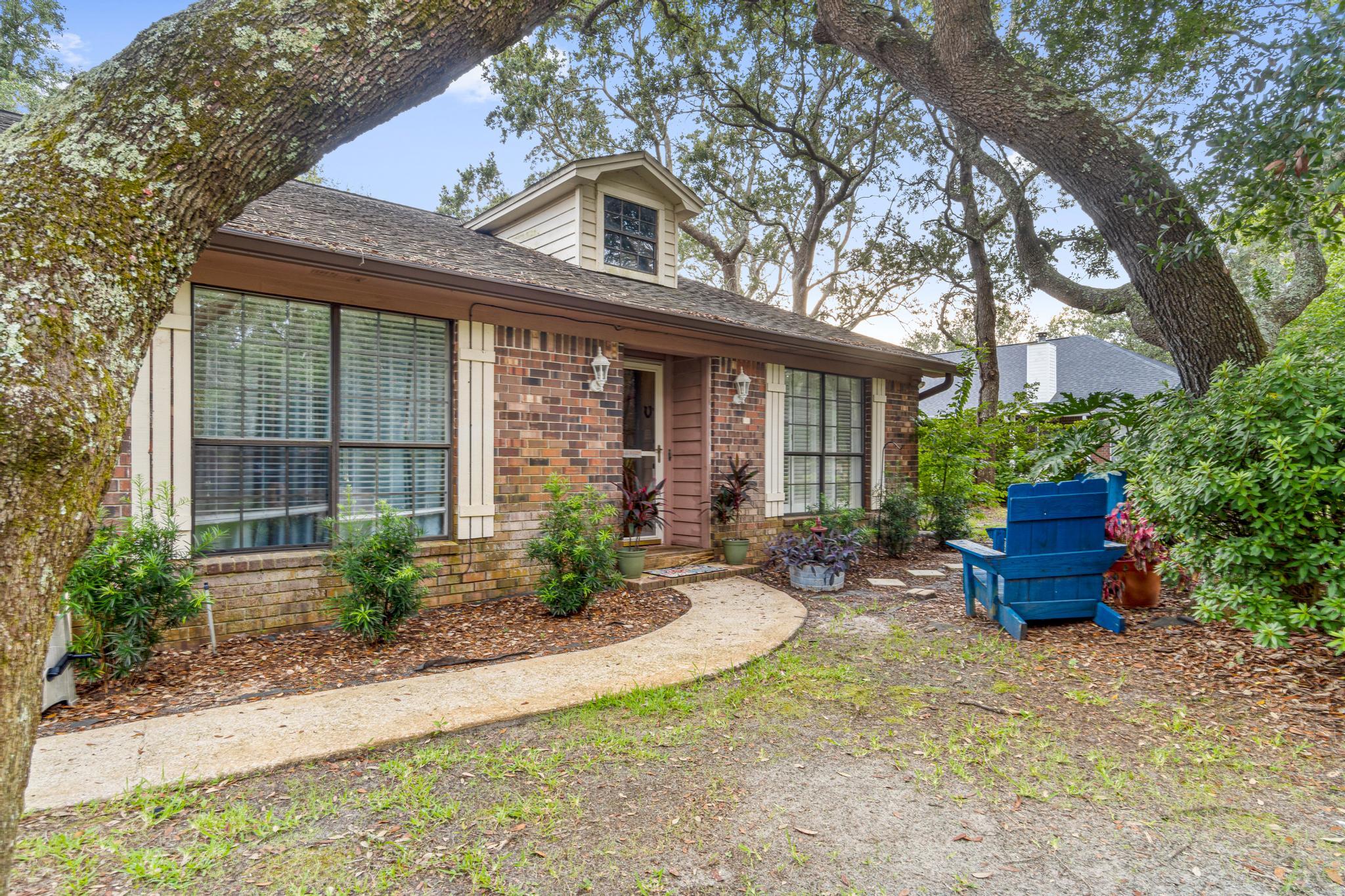 BAY WOODS - Residential