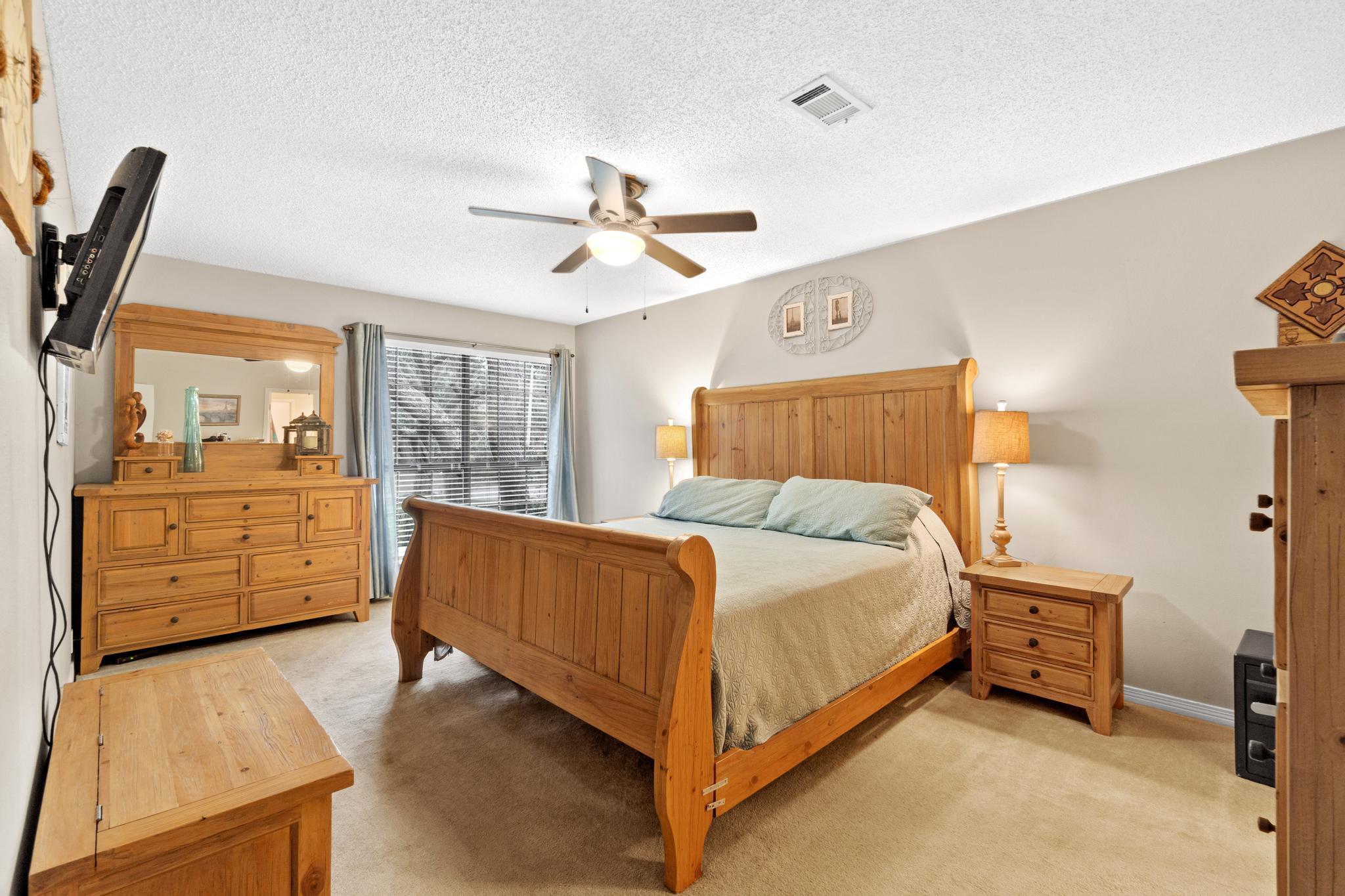 BAY WOODS - Residential