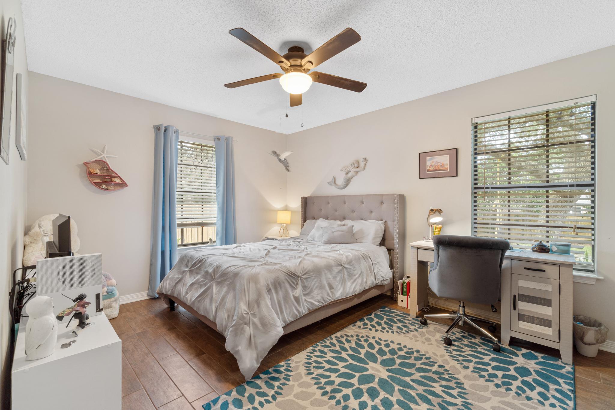 BAY WOODS - Residential