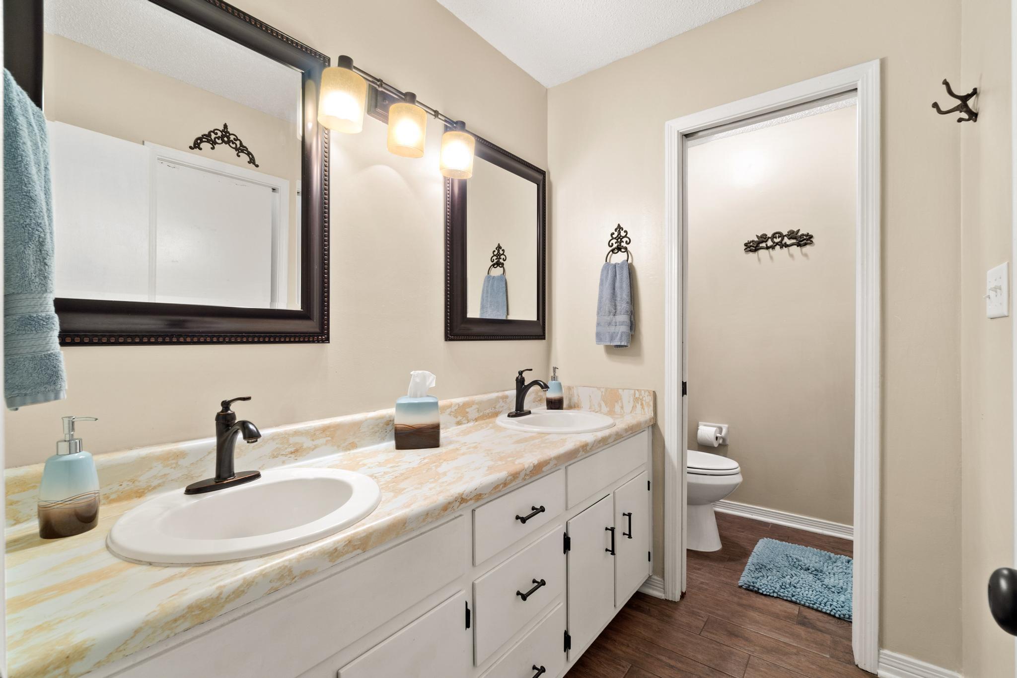 BAY WOODS - Residential