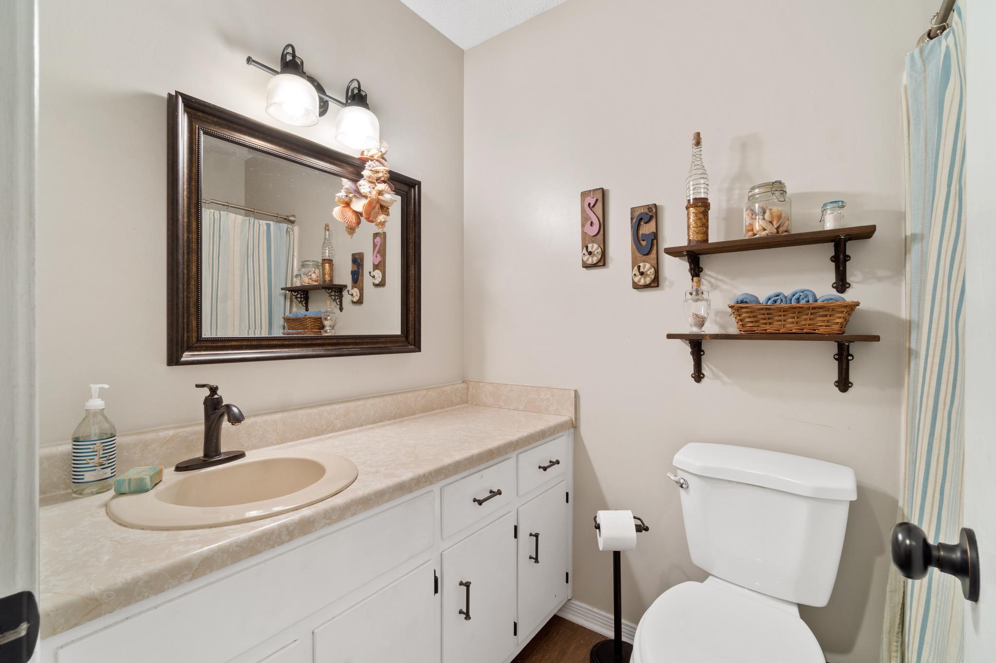 BAY WOODS - Residential