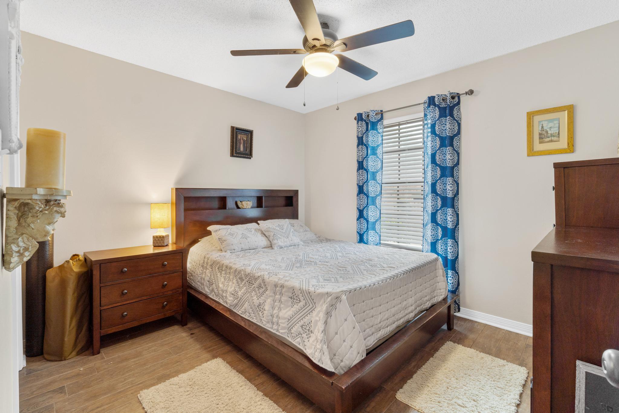 BAY WOODS - Residential