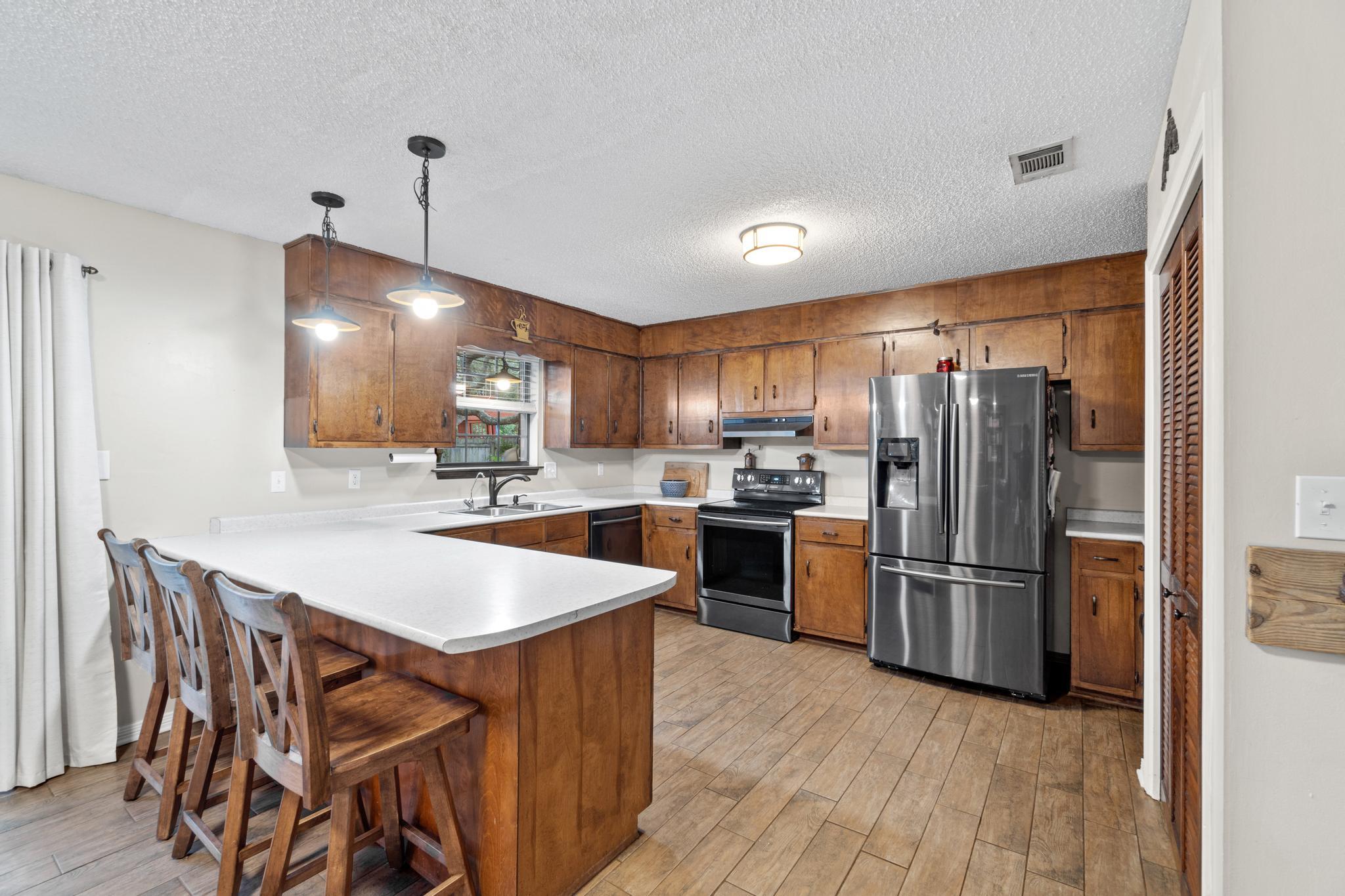 BAY WOODS - Residential