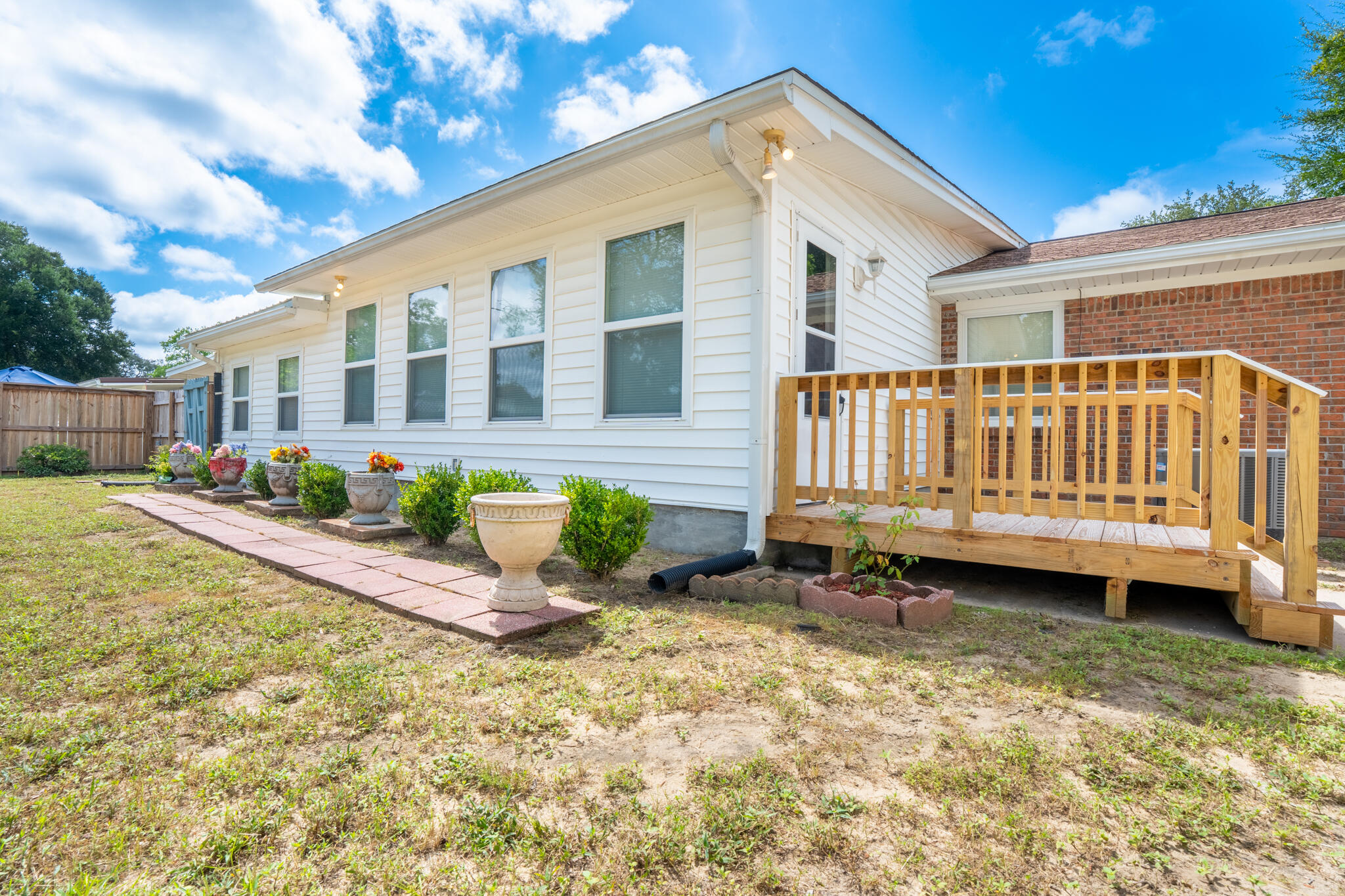 CAROL ANNE MANOR 1ST ADDN - Residential
